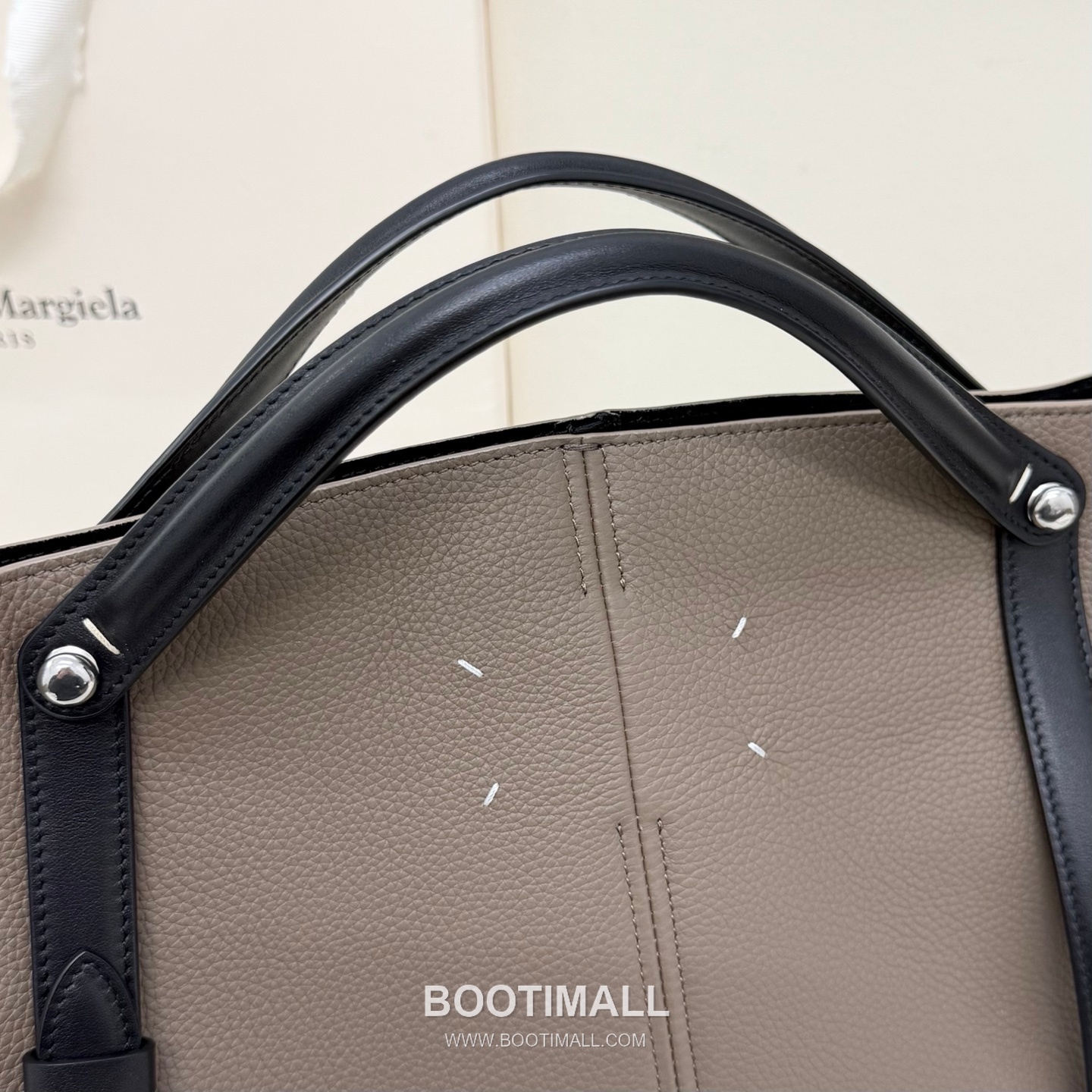 Maison Margiela Dress-Age Medium Grained Cowhide Black Bucket Bag 메종 마르지엘라 드레스-에이지 미디엄 3428 그레인드 소가죽 블랙 버킷백 42cm 5