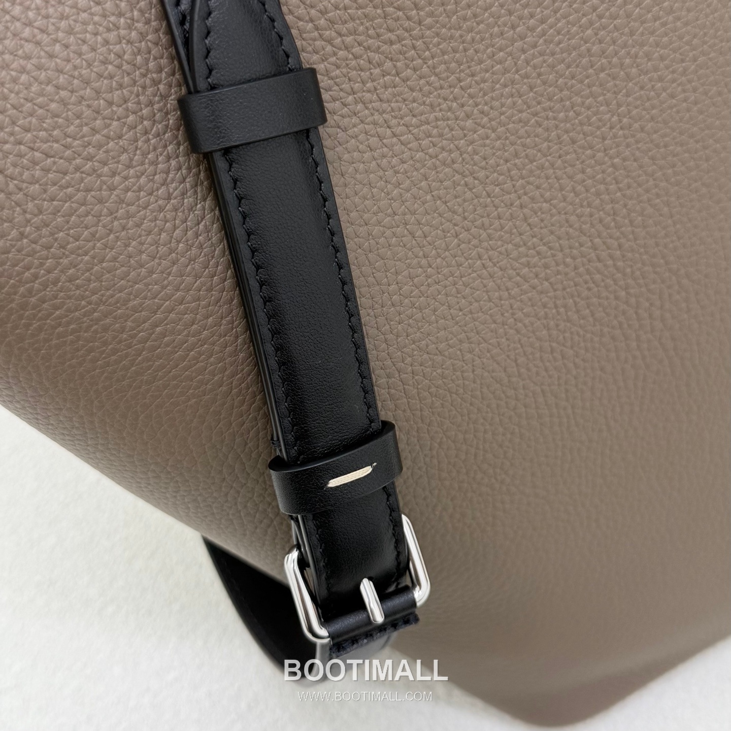 Maison Margiela Dress-Age Medium Grained Cowhide Black Bucket Bag 메종 마르지엘라 드레스-에이지 미디엄 3428 그레인드 소가죽 블랙 버킷백 42cm 6