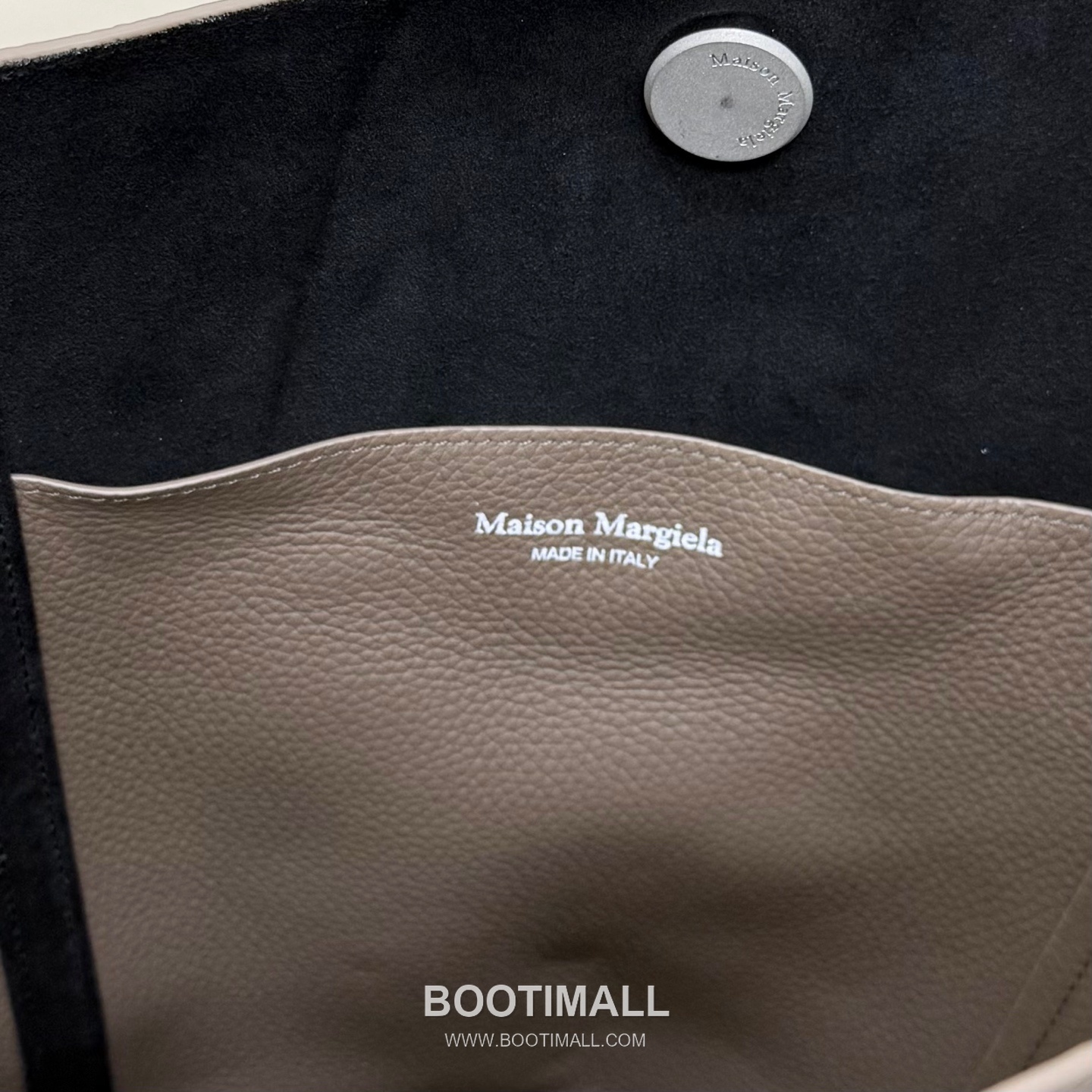Maison Margiela Dress-Age Medium Grained Cowhide Black Bucket Bag 메종 마르지엘라 드레스-에이지 미디엄 3428 그레인드 소가죽 블랙 버킷백 42cm 8