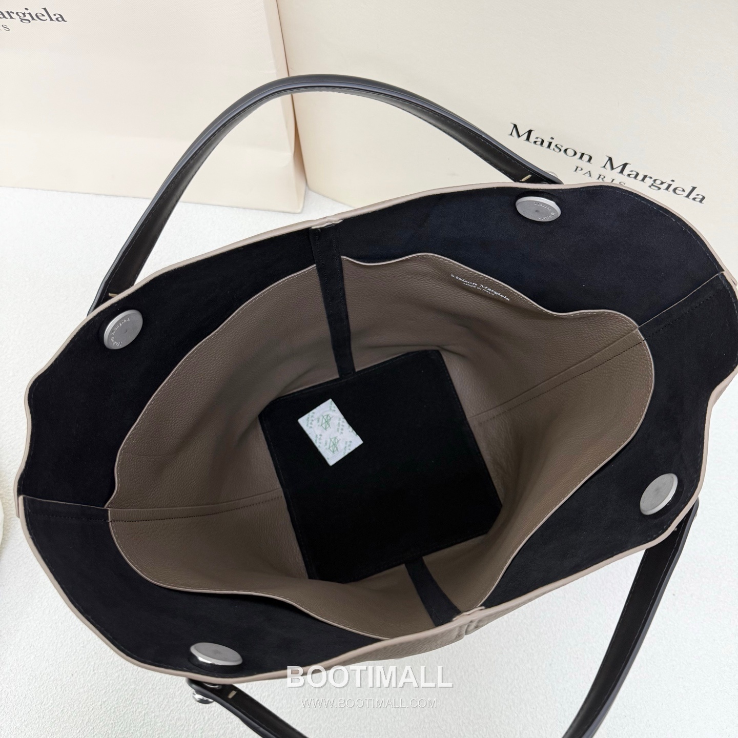 Maison Margiela Dress-Age Medium Grained Cowhide Black Bucket Bag 메종 마르지엘라 드레스-에이지 미디엄 3428 그레인드 소가죽 블랙 버킷백 42cm 9