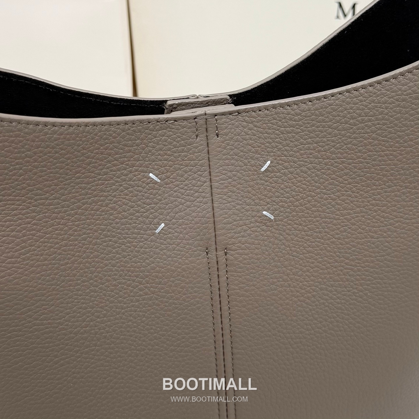 Maison Margiela 2025 S/S Dressdge 0096 Grained Cowhide Gray Tote Bag 메종 마르지엘라 2025 S/S 드레스지 0096 리치패턴 소가죽 그레이 토트백 26cm 6