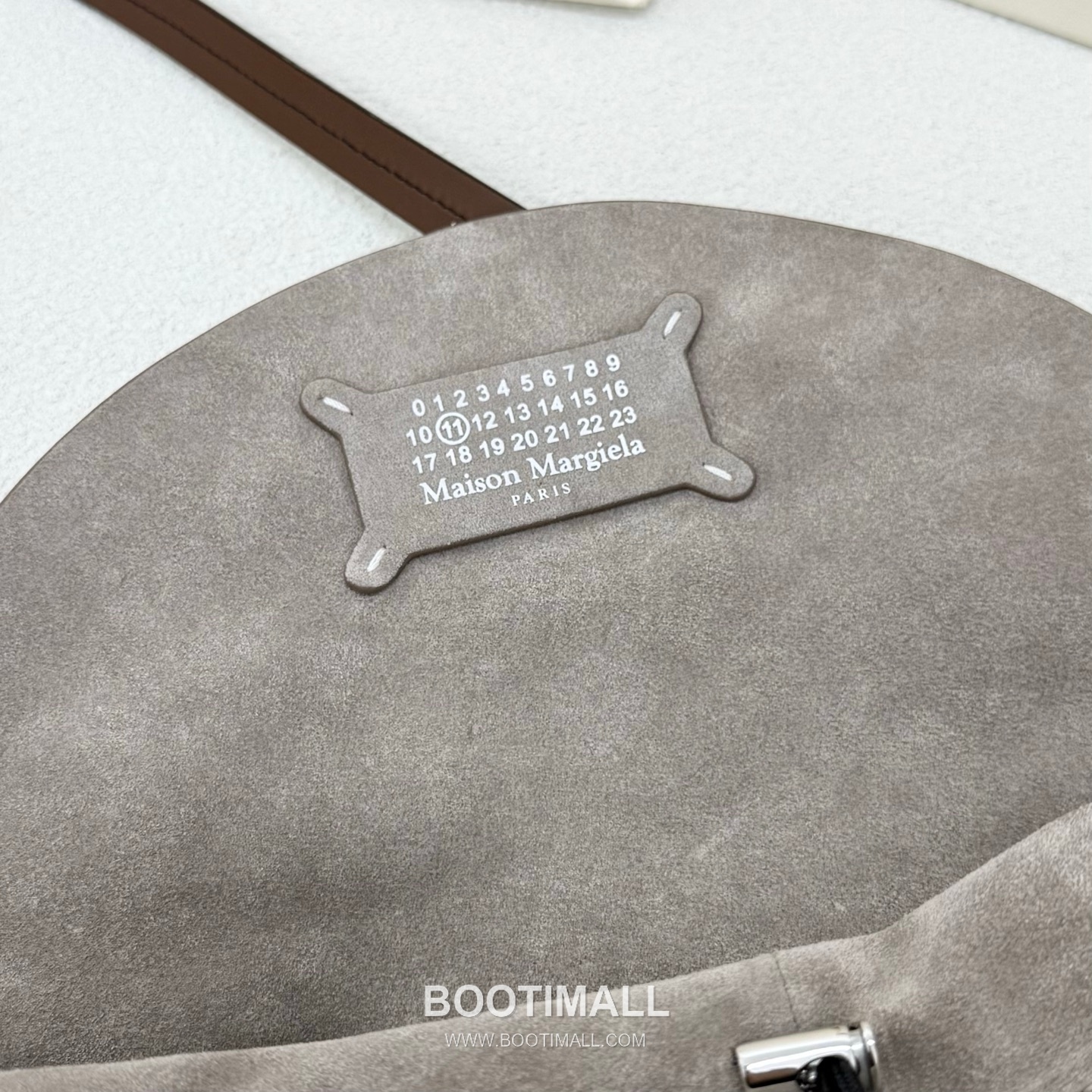 Maison Margiela Belt Bag Suede Leather Green Hobo 메종 마르지엘라 벨트 백 0026 스웨이드 레더 그린 호보백 38cm 5