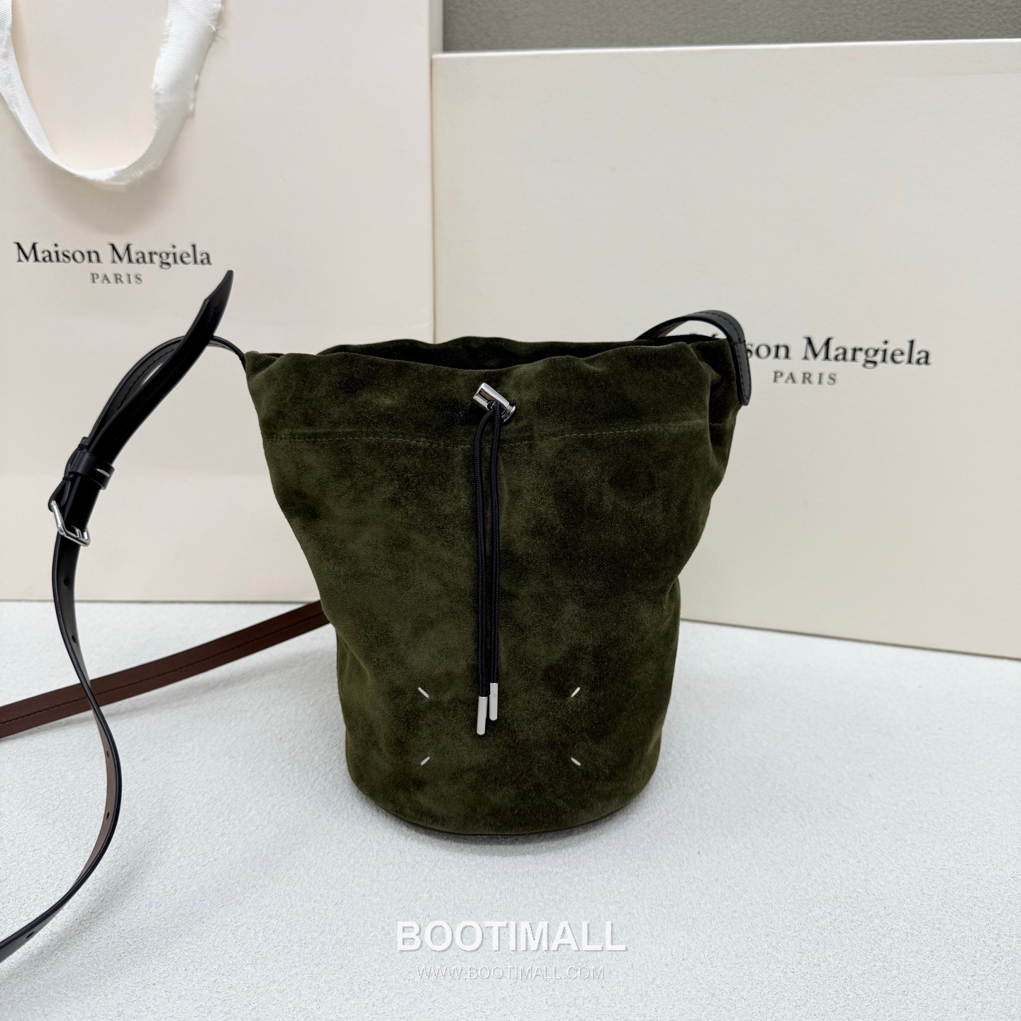 Maison Margiela Drawstring Mini Pouch Suede Leather Green Bucket Bag 메종 마르지엘라 드로우스트링 미니 파우치 스웨이드 레더 그린 버킷백 20.5cm 1