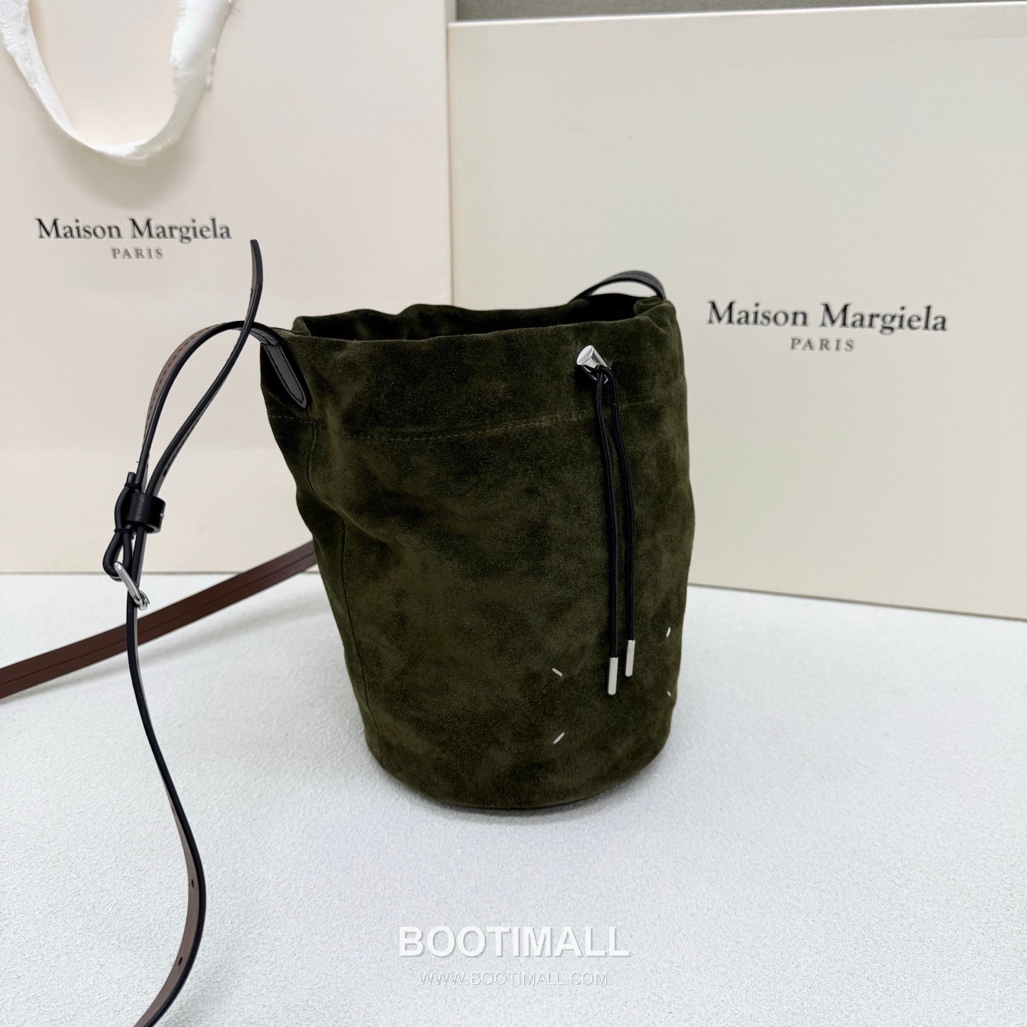 Maison Margiela Drawstring Mini Pouch Suede Leather Green Bucket Bag 메종 마르지엘라 드로우스트링 미니 파우치 스웨이드 레더 그린 버킷백 20.5cm 2