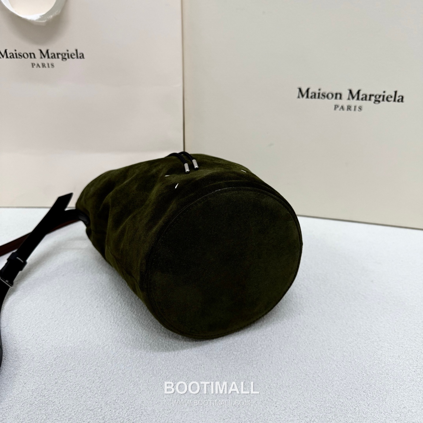 Maison Margiela Drawstring Mini Pouch Suede Leather Green Bucket Bag 메종 마르지엘라 드로우스트링 미니 파우치 스웨이드 레더 그린 버킷백 20.5cm 3