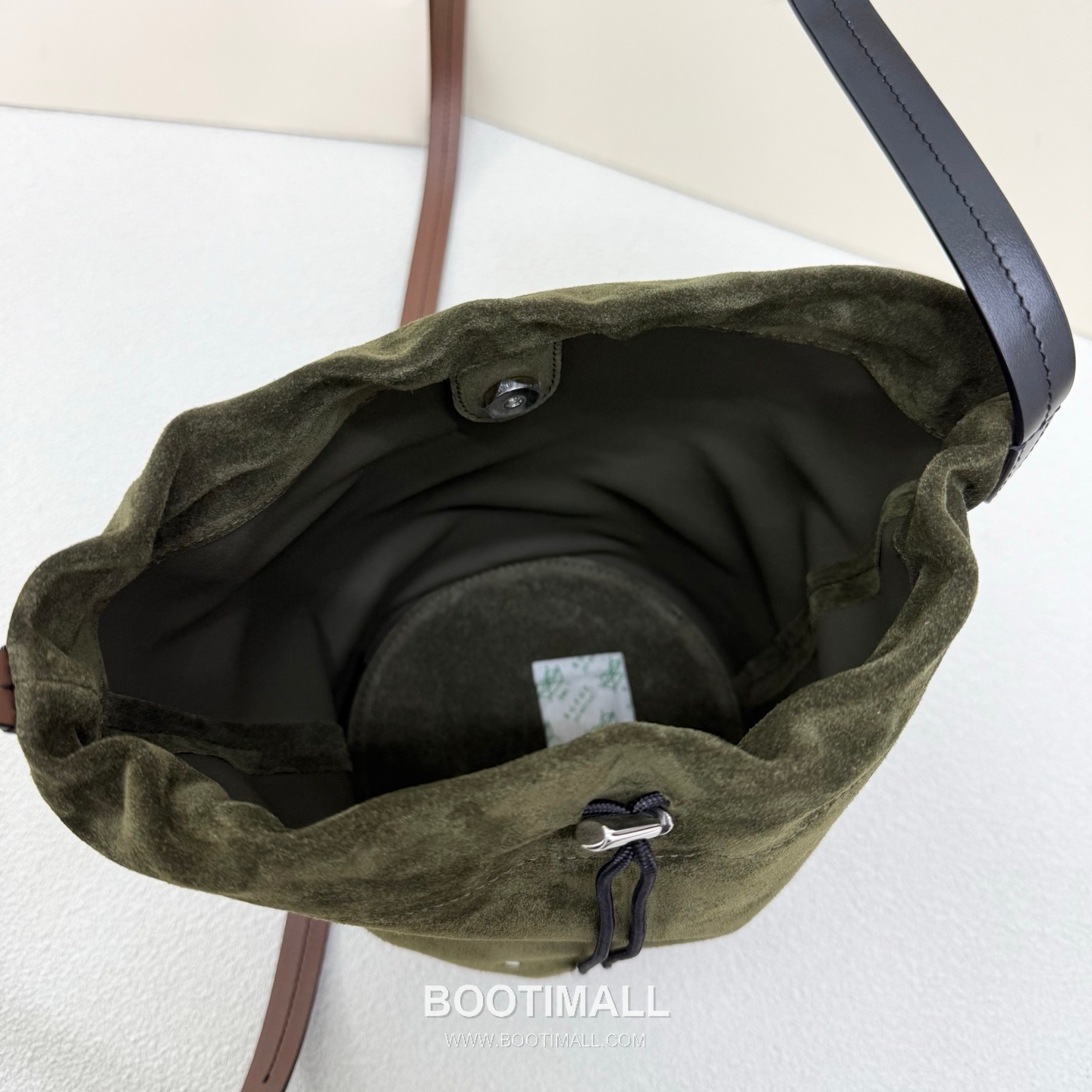 Maison Margiela Drawstring Mini Pouch Suede Leather Green Bucket Bag 메종 마르지엘라 드로우스트링 미니 파우치 스웨이드 레더 그린 버킷백 20.5cm 9