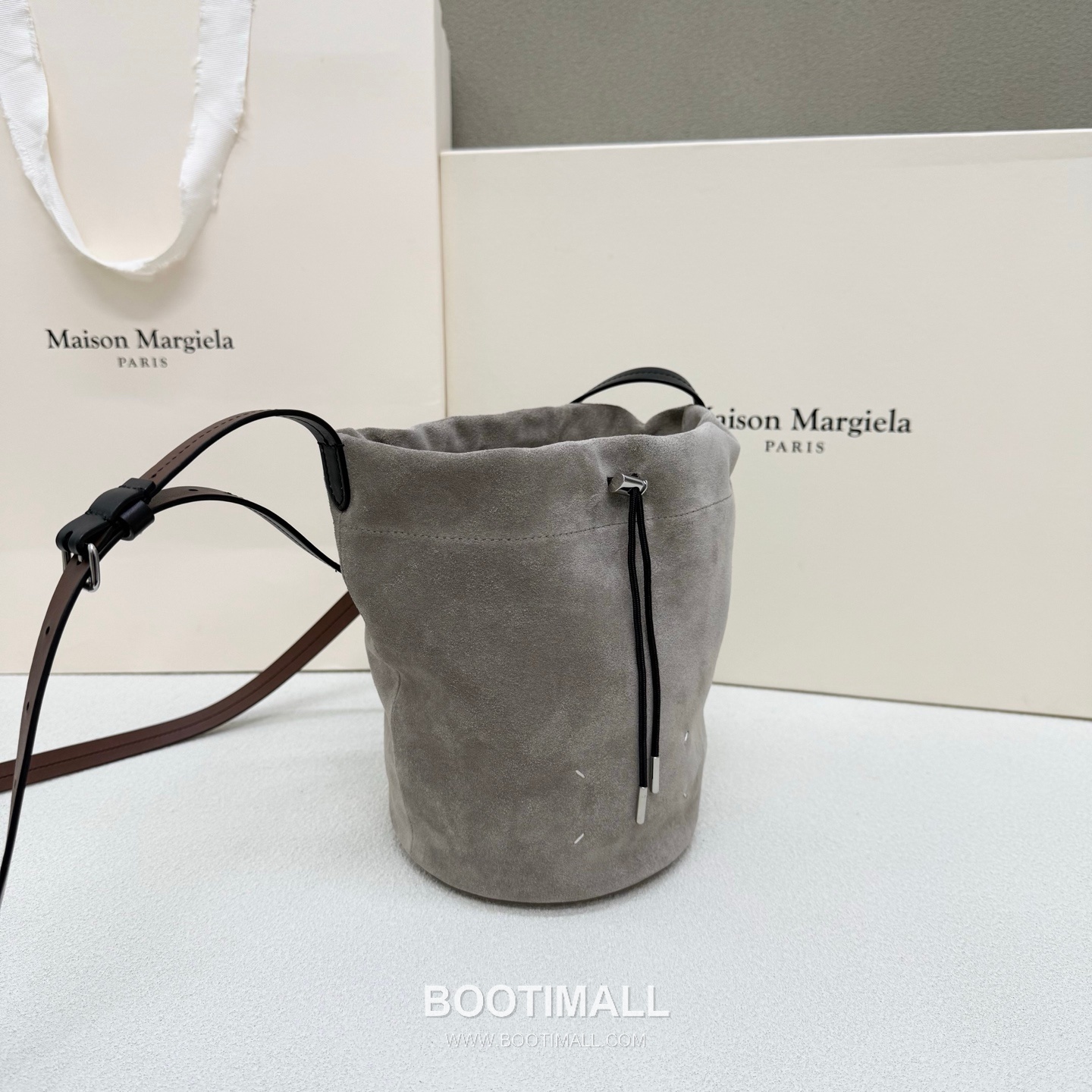 Maison Margiela Drawstring Mini Pouch Suede Leather Green Bucket Bag 메종 마르지엘라 드로우스트링 미니 파우치 스웨이드 레더 그린 버킷백 20.5cm 2