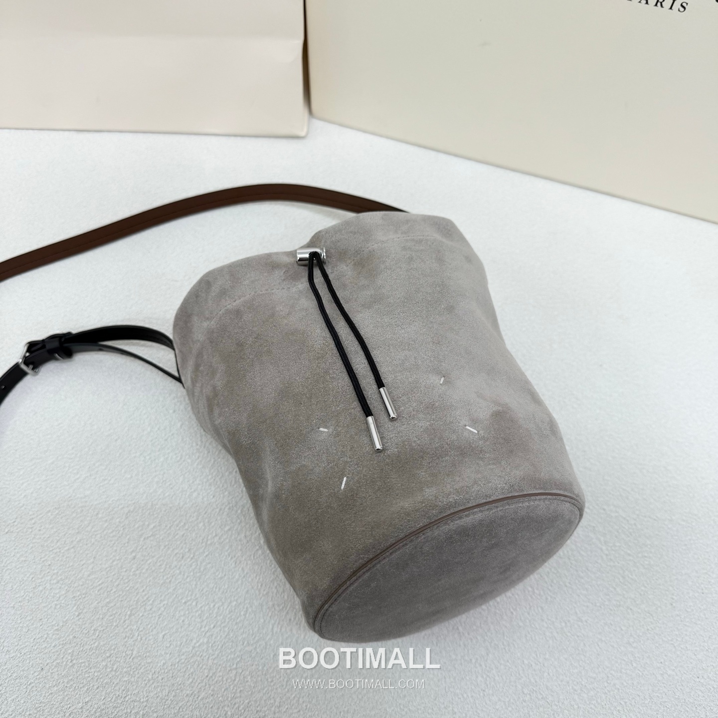 Maison Margiela Drawstring Mini Pouch Suede Leather Green Bucket Bag 메종 마르지엘라 드로우스트링 미니 파우치 스웨이드 레더 그린 버킷백 20.5cm 4