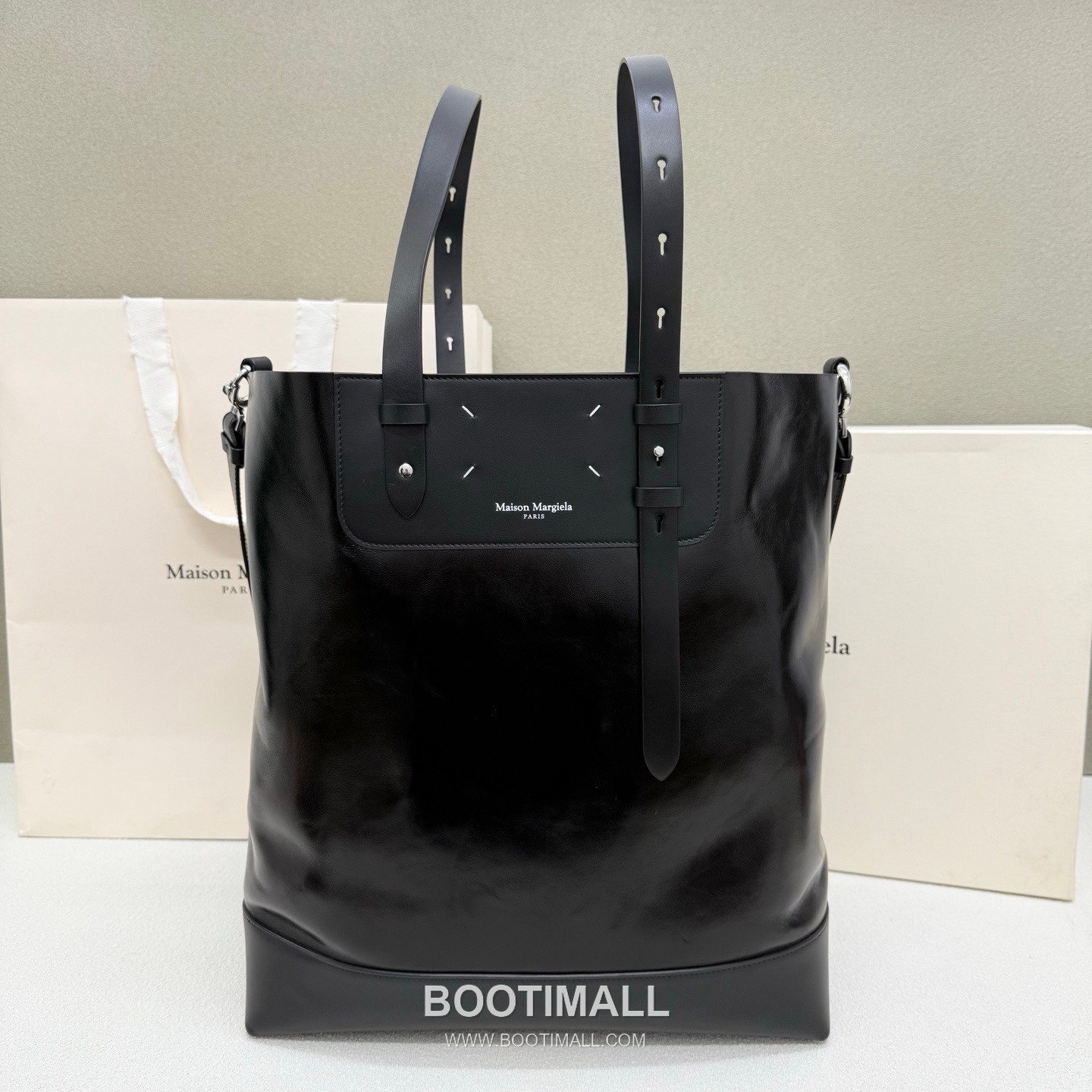 Maison Margiela SS26 Waxed Leather Hobo Black Bag 메종 마르지엘라 SS26 왁스 레더 호보 블랙 39cm 1