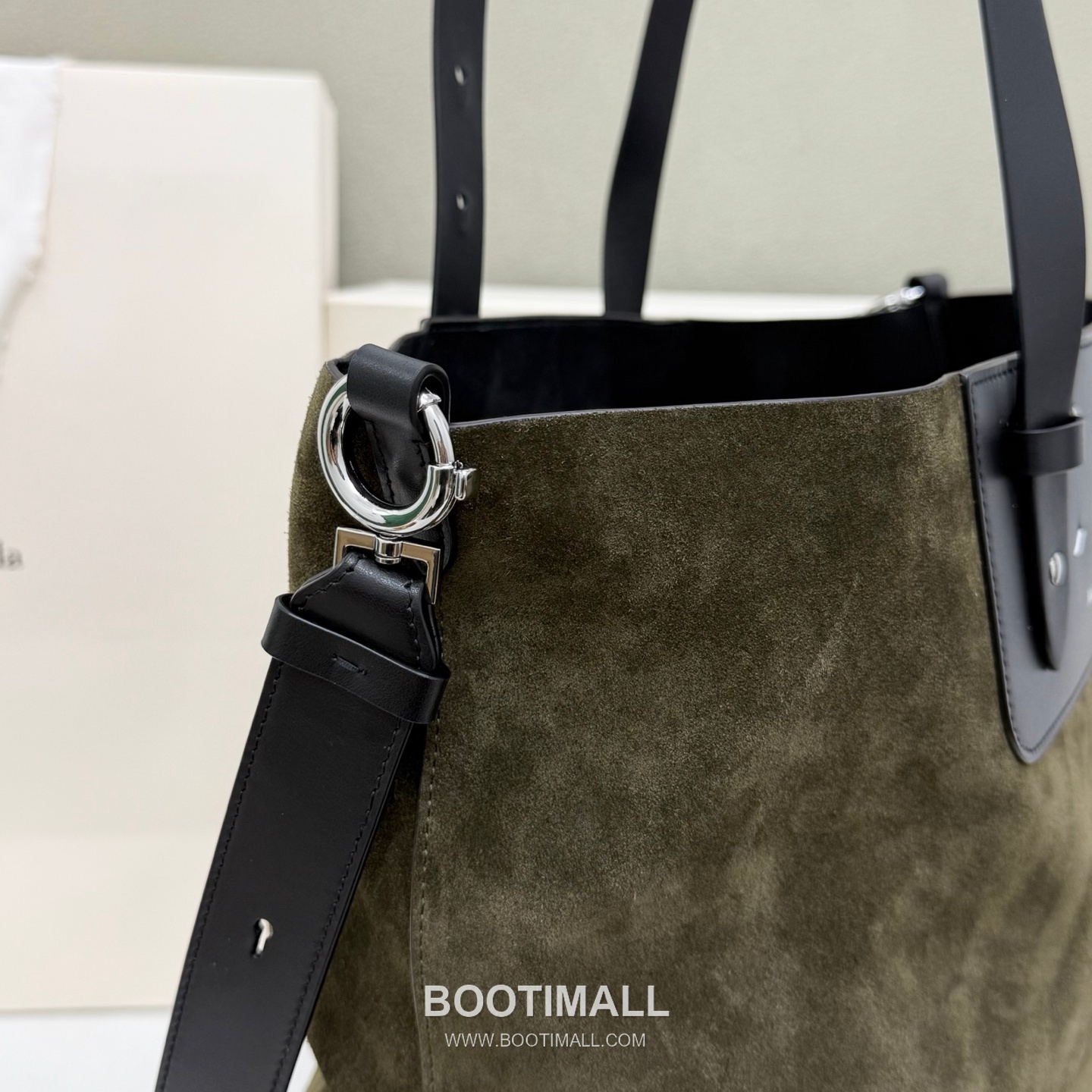 Maison Margiela SS26 Suede Hobo Calfskin Green Bag 메종 마르지엘라 SS26 스웨이드 호보 카프스킨 그린 39cm 6