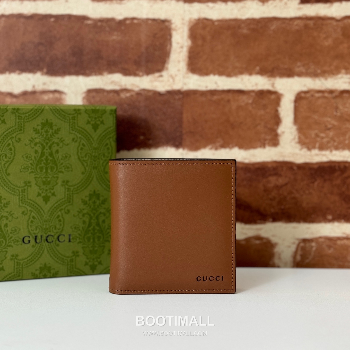 Gucci Leather Bi-Fold Compact Wallet 818949 구찌 레더 컴팩트 반지갑 10cm 1