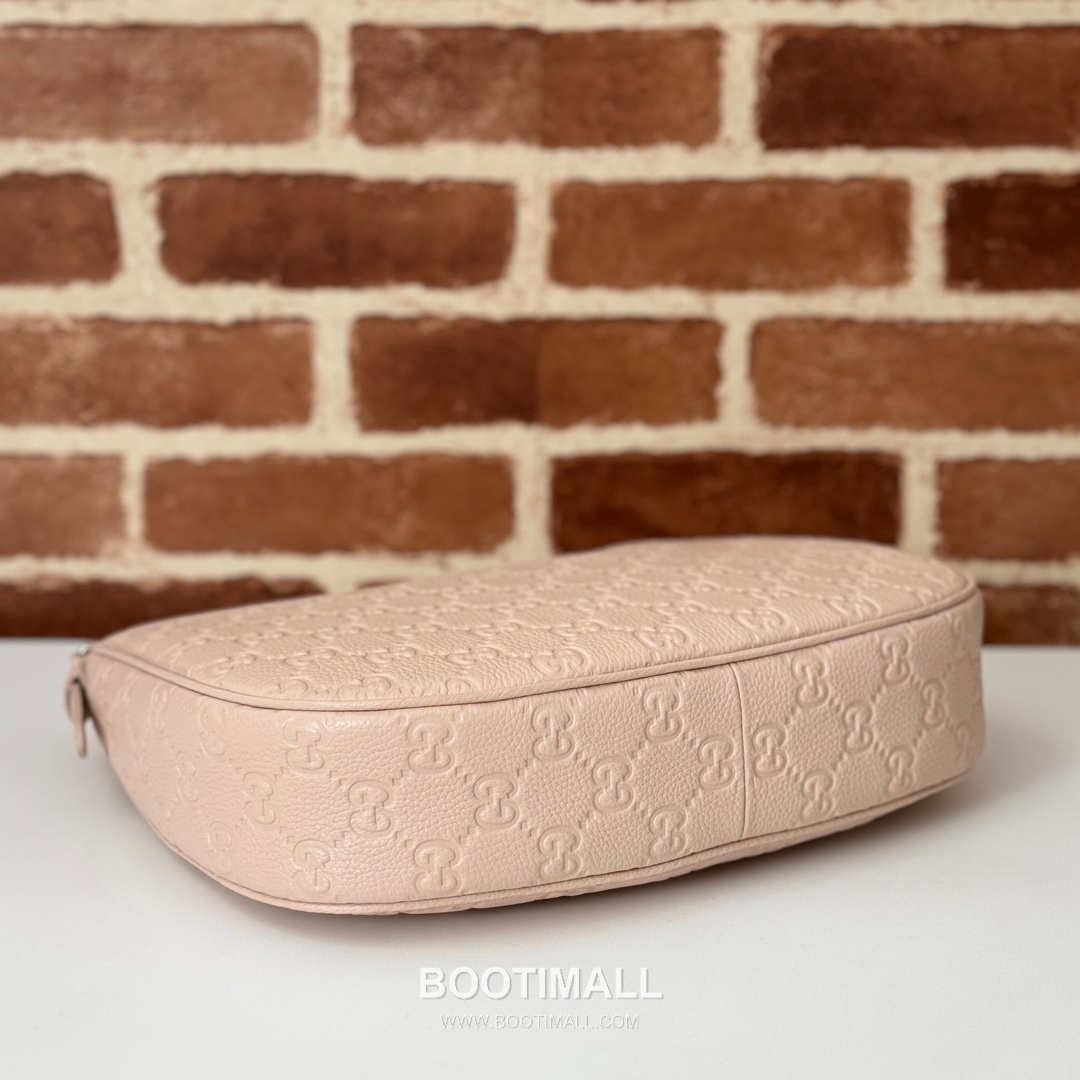 Gucci Embossed Leather Shoulder Bag 820453 구찌 엠보싱 레더 숄더백 32cm 4