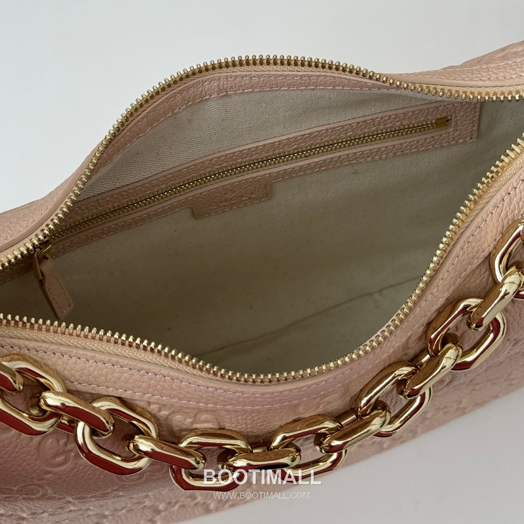 Gucci Embossed Leather Shoulder Bag 820453 구찌 엠보싱 레더 숄더백 32cm 9