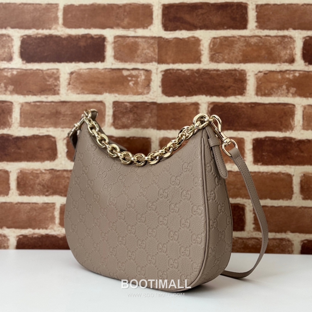 Gucci Embossed Leather Shoulder Bag 820453 구찌 엠보싱 레더 숄더백 32cm 2