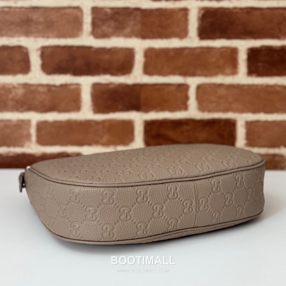 Gucci Embossed Leather Shoulder Bag 820453 구찌 엠보싱 레더 숄더백 32cm 4