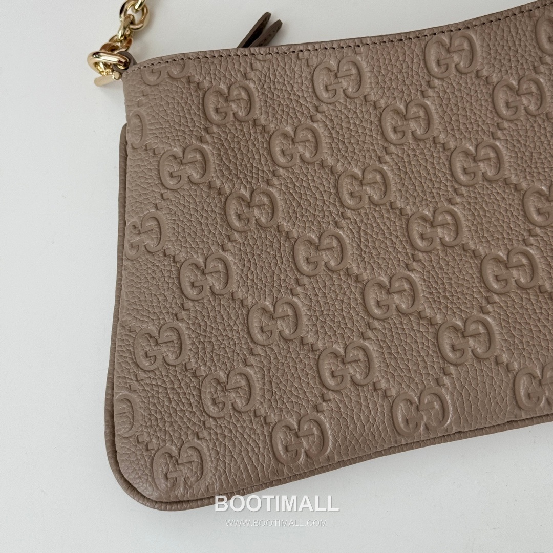 Gucci Embossed Leather Slim Shoulder Bag 815277 구찌 엠보싱 레더 슬림 숄더백 29.5cm 5