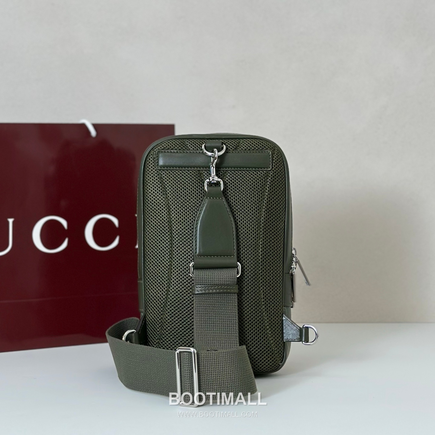Gucci Black Rubber Leather Mini Crossbody Bag 822073 구찌 블랙 러버 레더 미니 크로스백 17.5cm 3