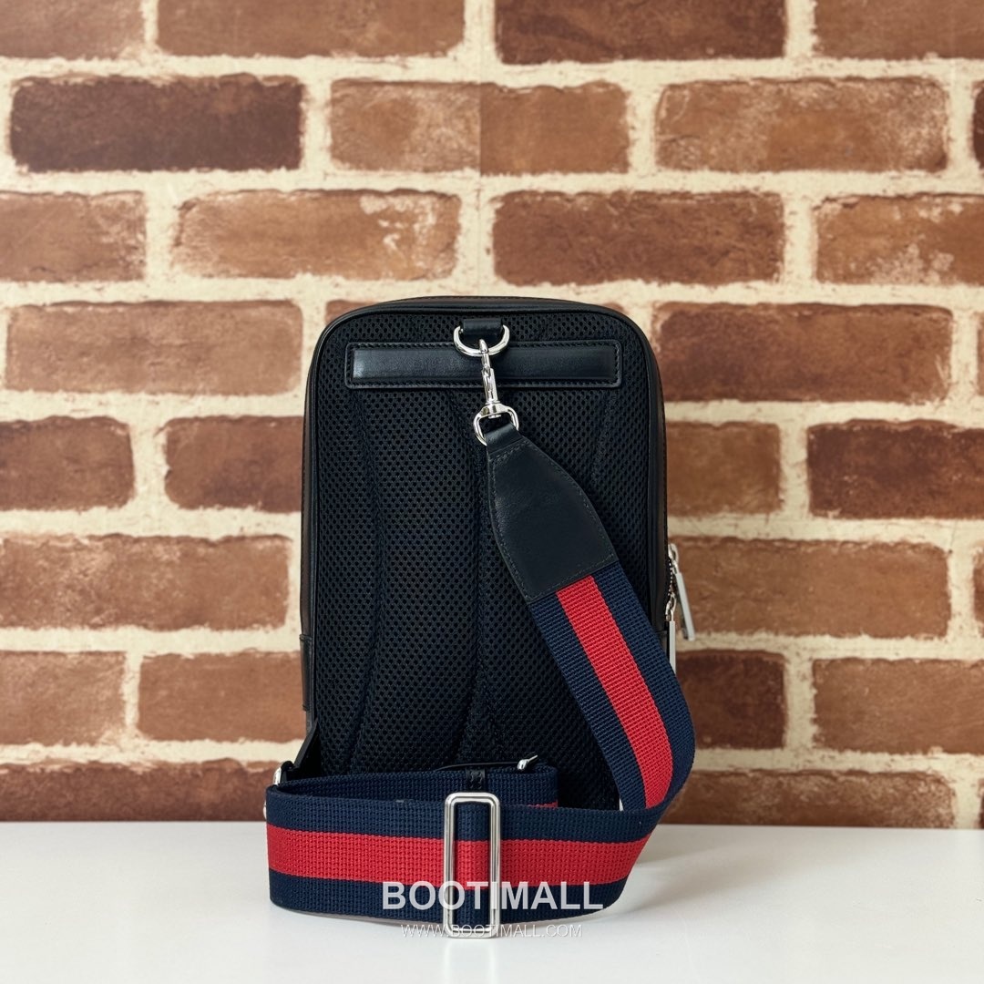 Gucci Black Rubber Leather Mini Crossbody Bag 822073 구찌 블랙 러버 레더 미니 크로스백 17.5cm 3