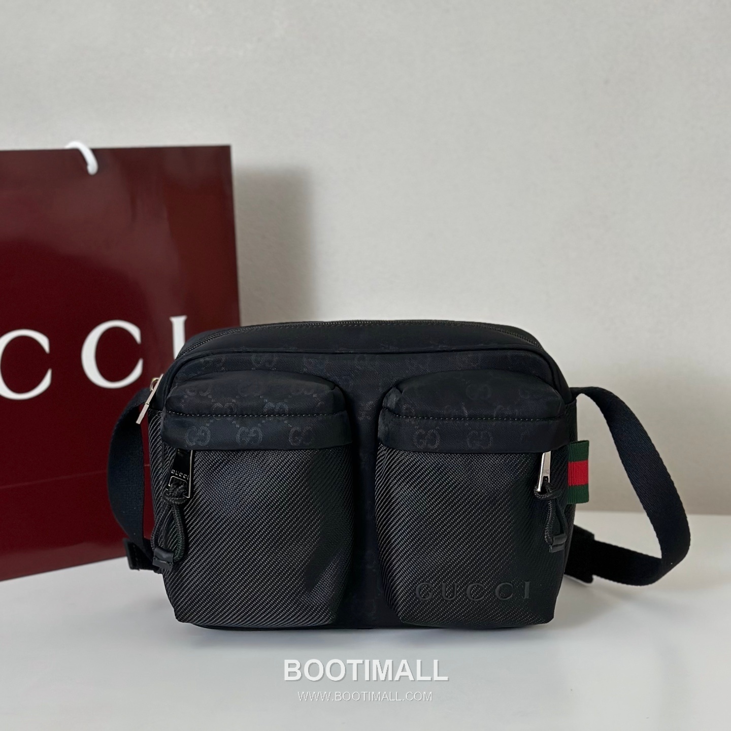 Gucci Red Canvas Shoulder Bag 834475 구찌 레드 캔버스 숄더백 24.5cm 1