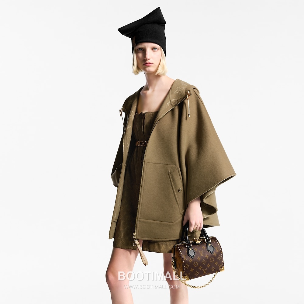 Louis Vuitton GO-14 Studded Black Leather Shoulder Bag M13146 루이비통 GO-14 스터드 블랙 레더 숄더백 20cm 1