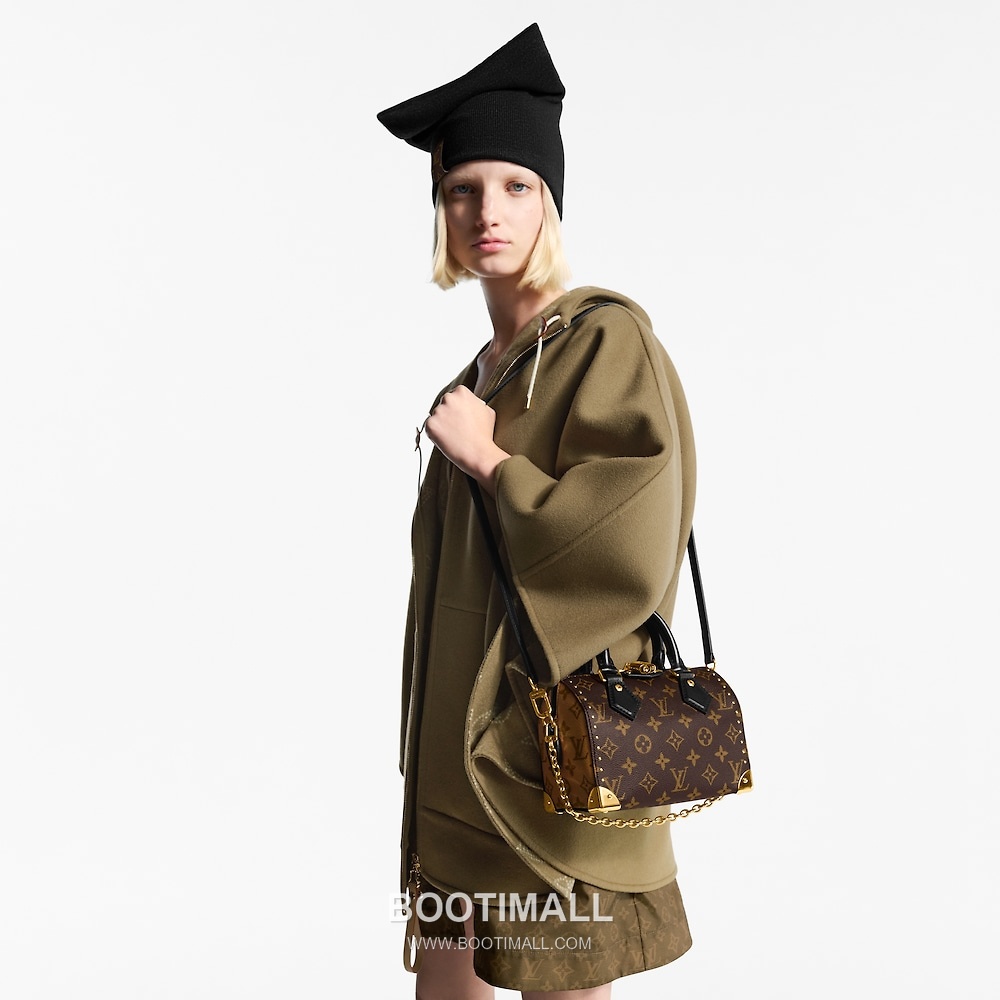 Louis Vuitton GO-14 Studded Black Leather Shoulder Bag M13146 루이비통 GO-14 스터드 블랙 레더 숄더백 20cm 2