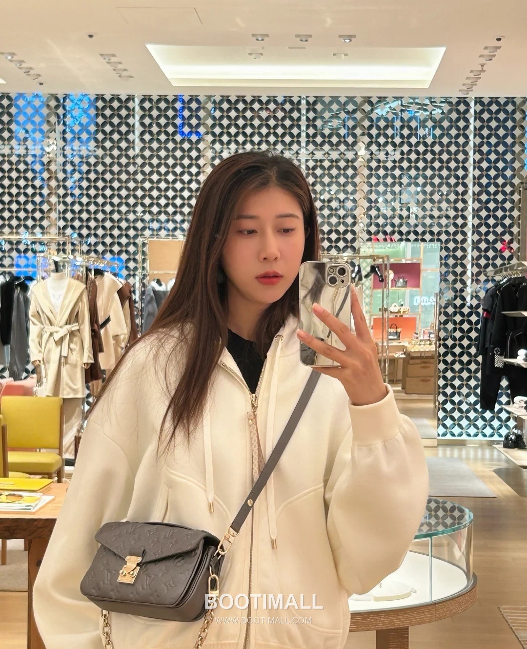 Louis Vuitton Pochette Metis East West Monogram Empreinte Leather Gunmetal Zip Wallet 루이비통 포쉐트 메티스 이스트 웨스트 모노그램 앙프렝뜨 레더 건메탈 지퍼 지갑 5