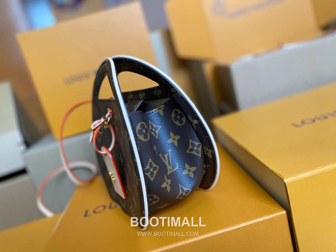 Louis Vuitton Around Me Monogram LV Circle Coated Canvas Brown Card Holder 루이비통 어라운드 미 모노그램 LV 서클 코티드 캔버스 브라운 카드홀더 22.5cm 16