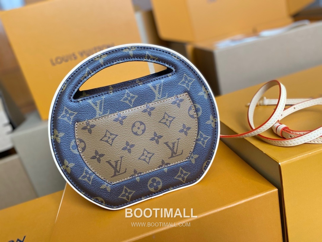 Louis Vuitton Around Me Monogram LV Circle Coated Canvas Brown Card Holder 루이비통 어라운드 미 모노그램 LV 서클 코티드 캔버스 브라운 카드홀더 22.5cm 18