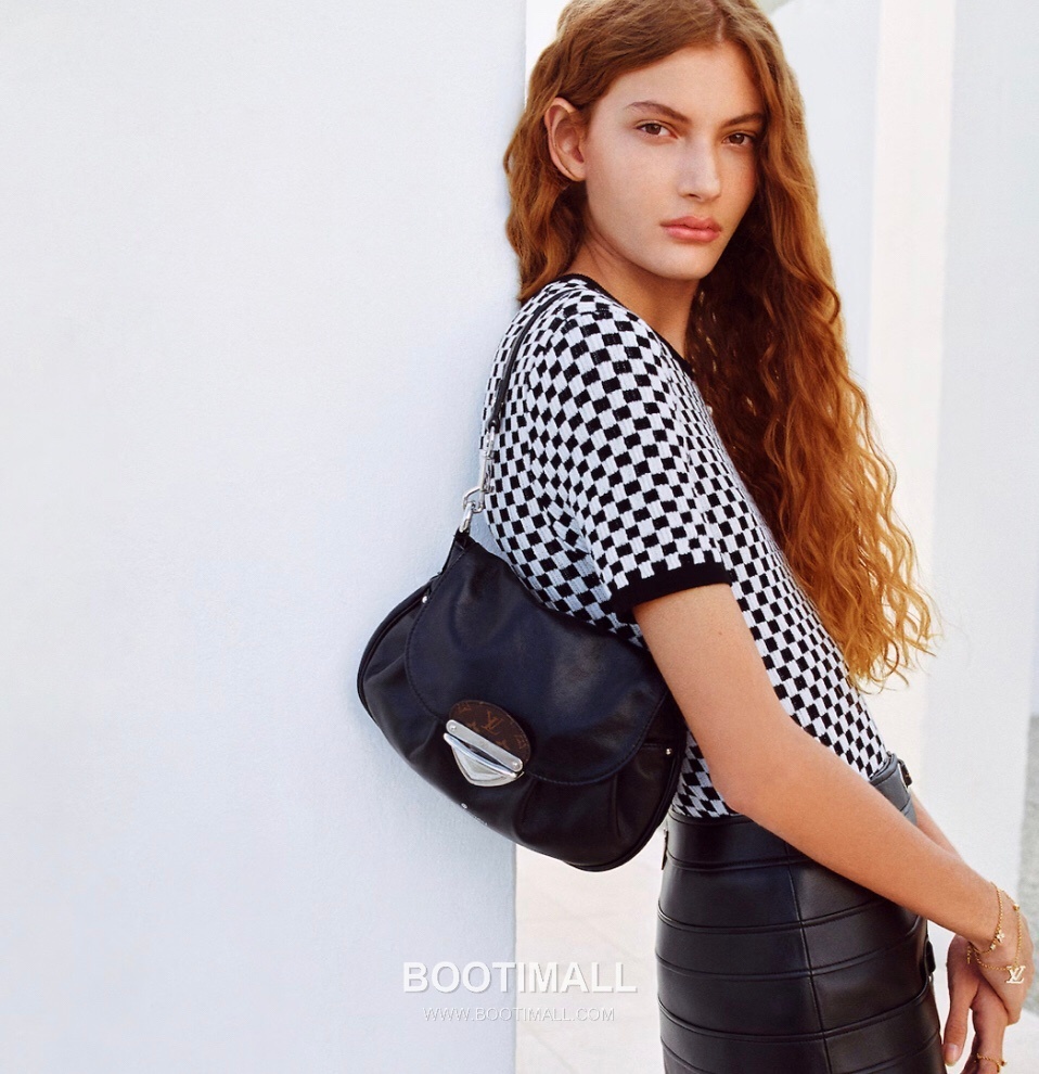 Louis Vuitton Cargo Mini Leather Shoulder Bag M13989 루이비통 카고 미니 레더 숄더백 23cm 2