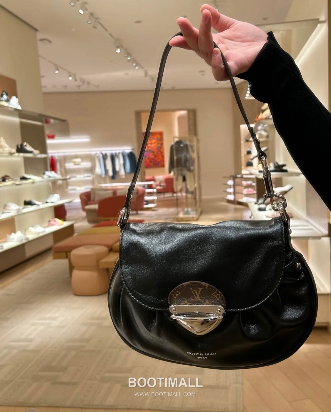 Louis Vuitton Cargo Mini Leather Shoulder Bag M13989 루이비통 카고 미니 레더 숄더백 23cm 6