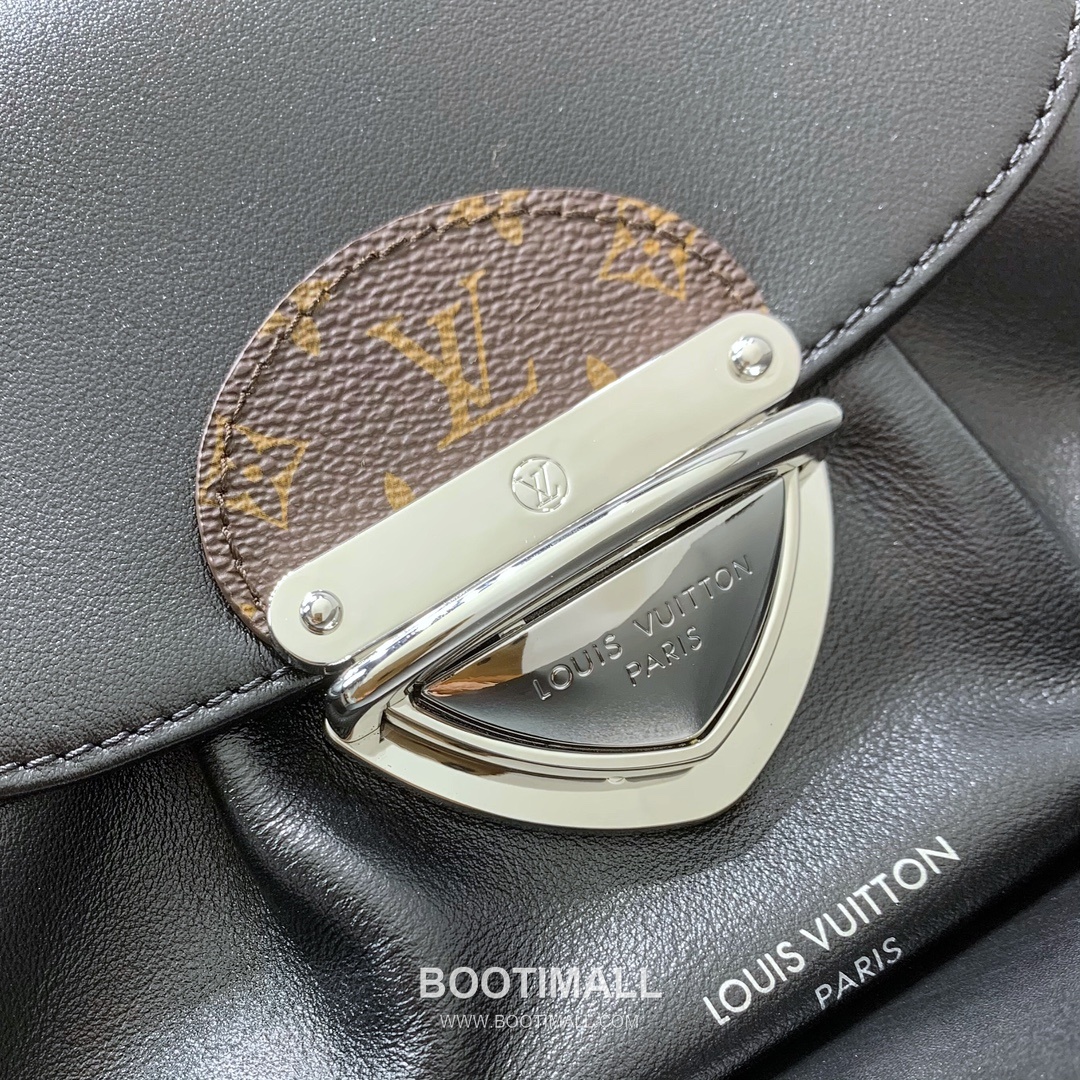 Louis Vuitton Cargo Mini Leather Shoulder Bag M13989 루이비통 카고 미니 레더 숄더백 23cm 14