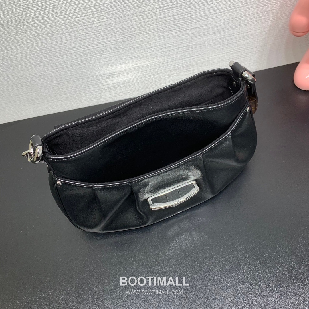 Louis Vuitton Cargo Mini Leather Shoulder Bag M13989 루이비통 카고 미니 레더 숄더백 23cm 15