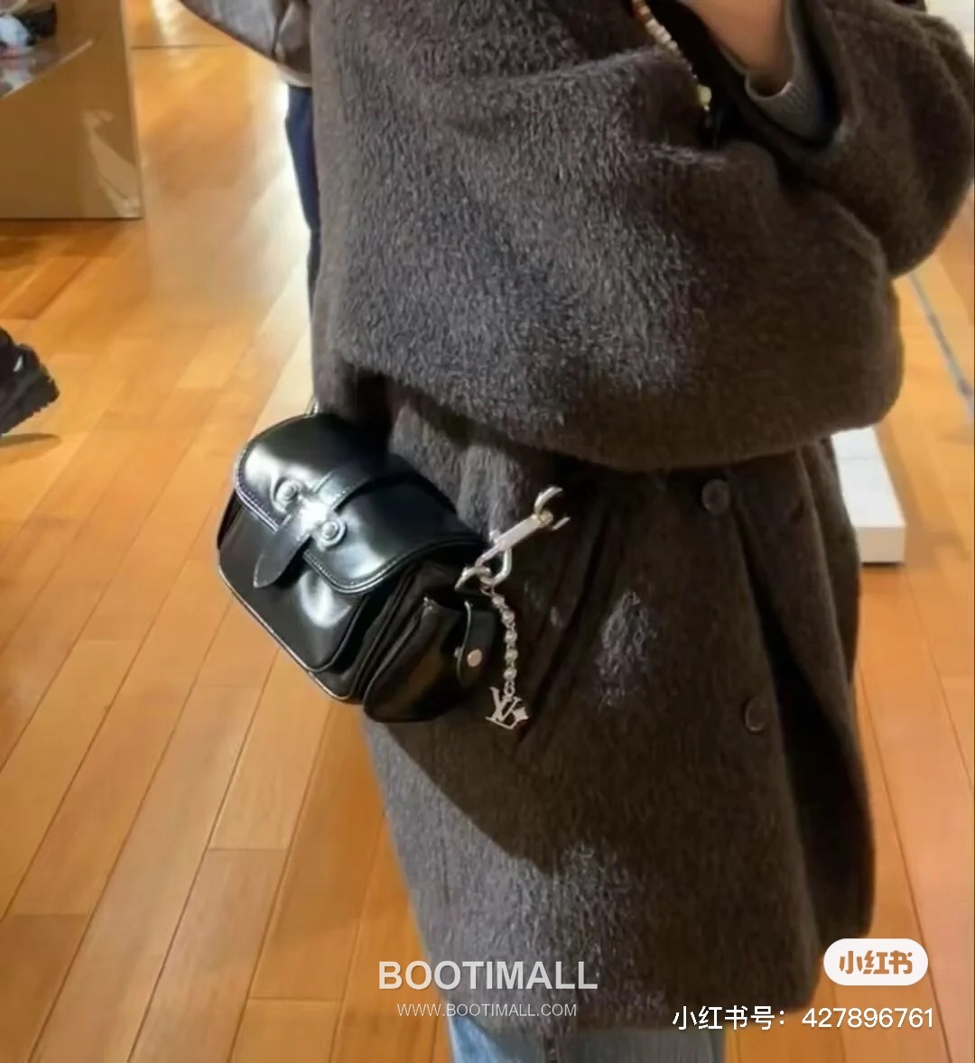 Louis Vuitton Cargo Mini Leather Shoulder Bag M13989 루이비통 카고 미니 레더 숄더백 23cm 4