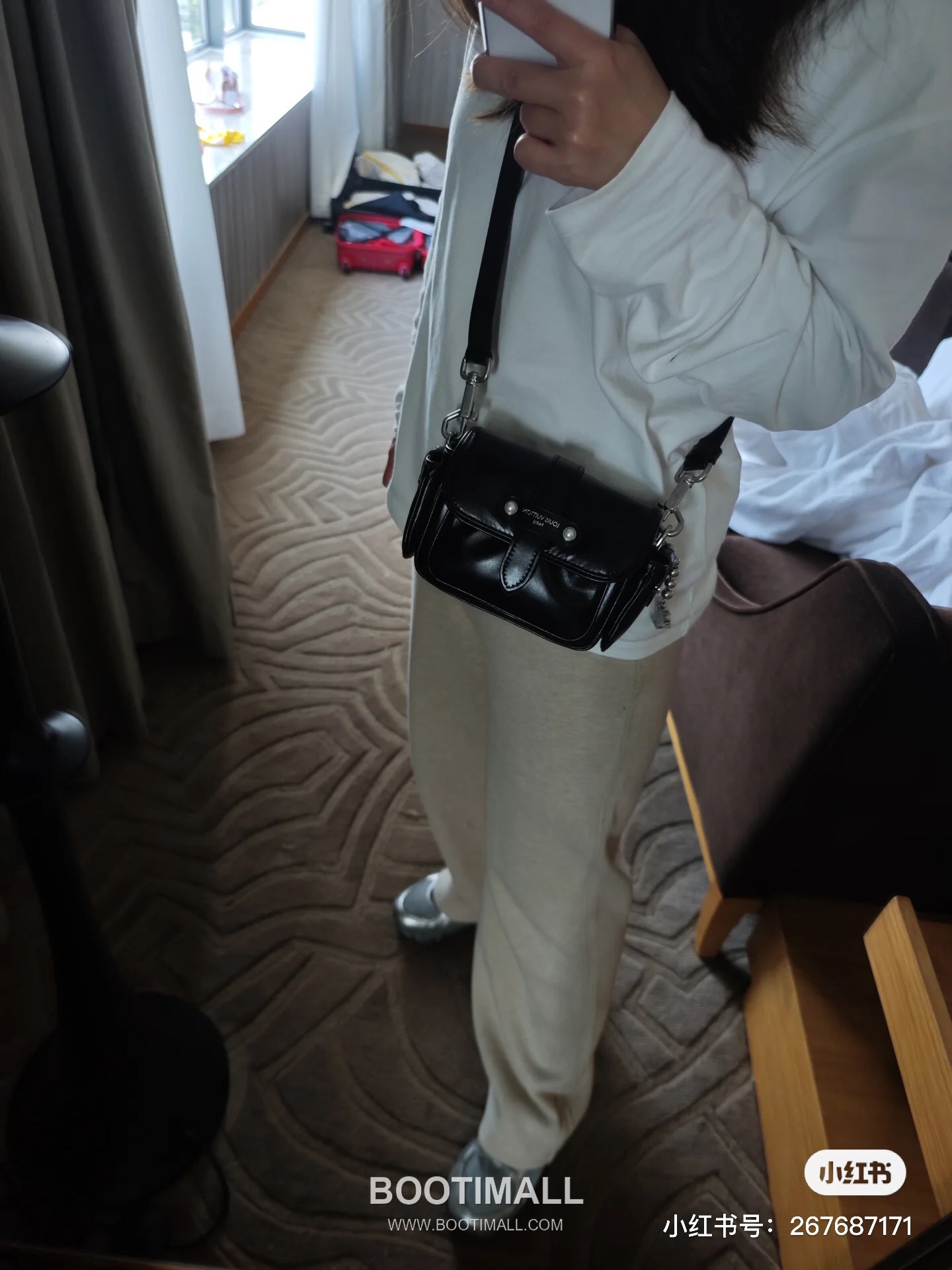 Louis Vuitton Cargo Mini Leather Shoulder Bag M13989 루이비통 카고 미니 레더 숄더백 23cm 8