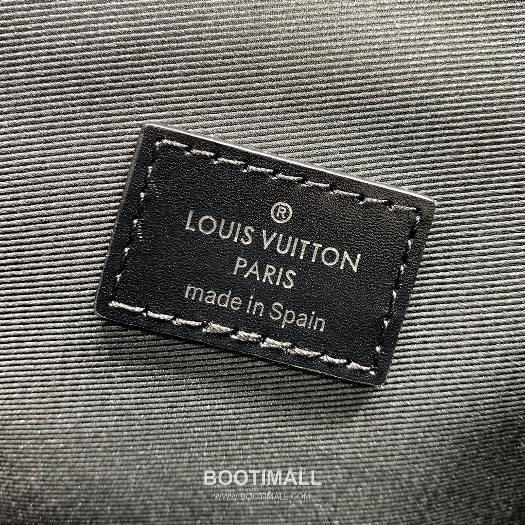 Louis Vuitton Cargo Mini Leather Shoulder Bag M13989 루이비통 카고 미니 레더 숄더백 23cm 14