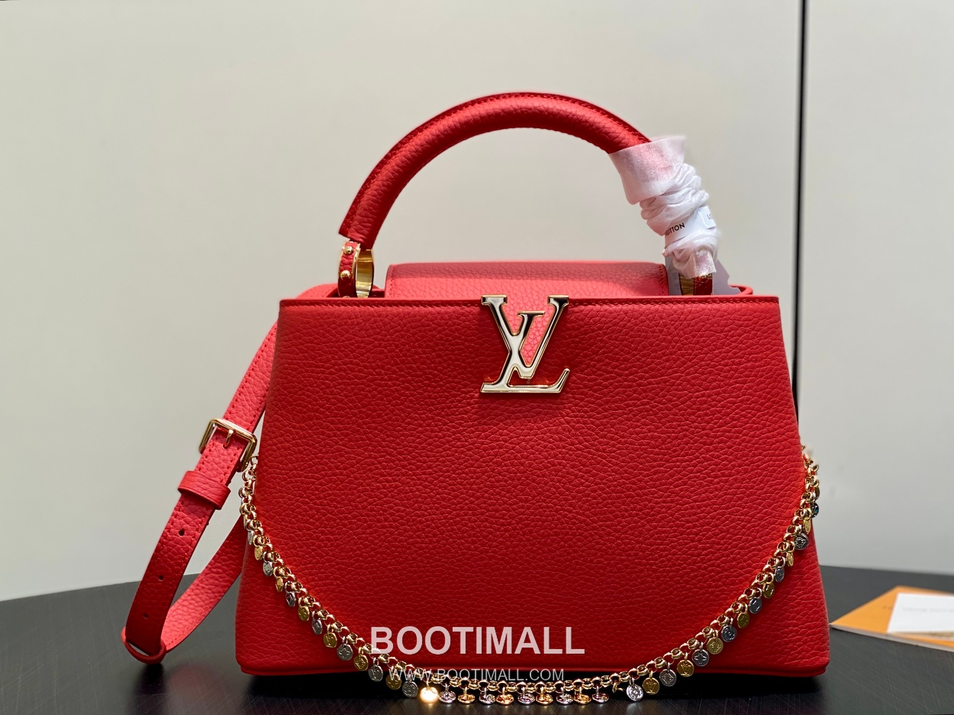Louis Vuitton Capucines BB Taurillon Leather Chain Bag M28197 루이비통 카퓌신 BB 토리옹 레더 체인백 31cm 1