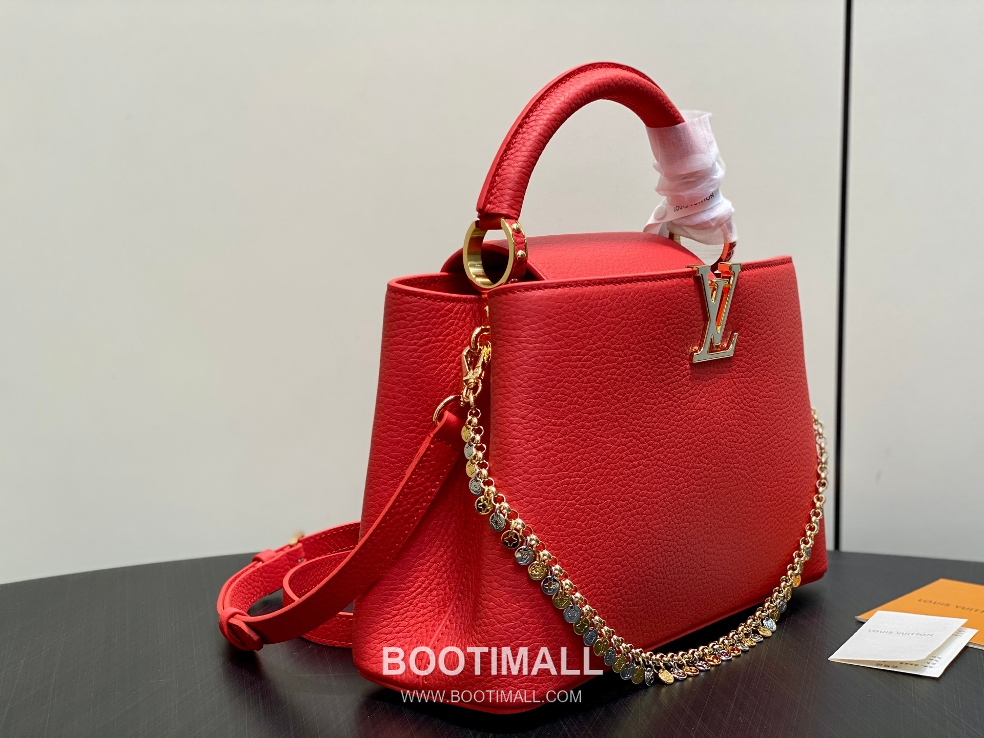 Louis Vuitton Capucines BB Taurillon Leather Chain Bag M28197 루이비통 카퓌신 BB 토리옹 레더 체인백 31cm 2