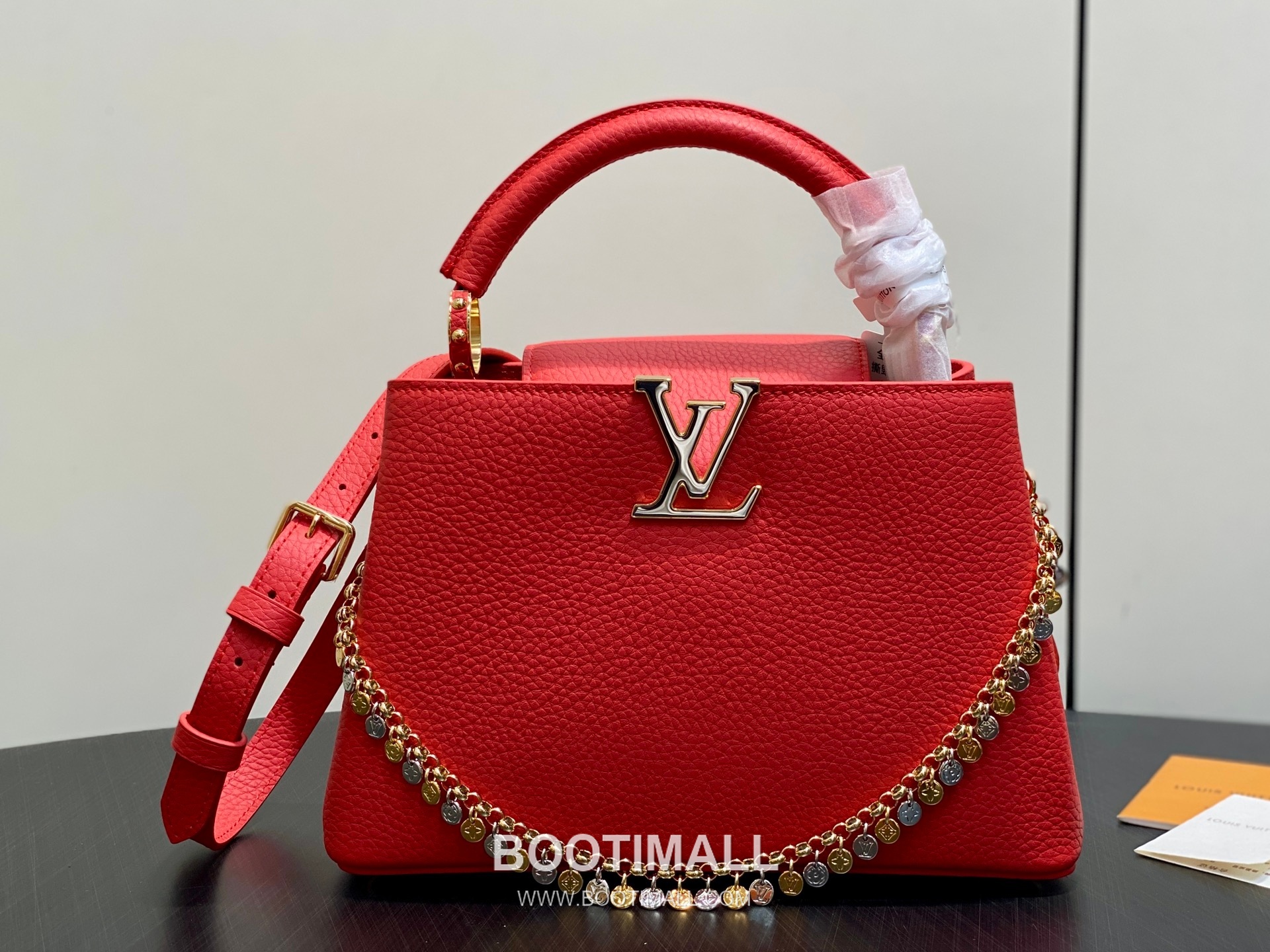 Louis Vuitton Capucines BB Taurillon Leather Chain Bag M28197 루이비통 카퓌신 BB 토리옹 레더 체인백 27cm 1