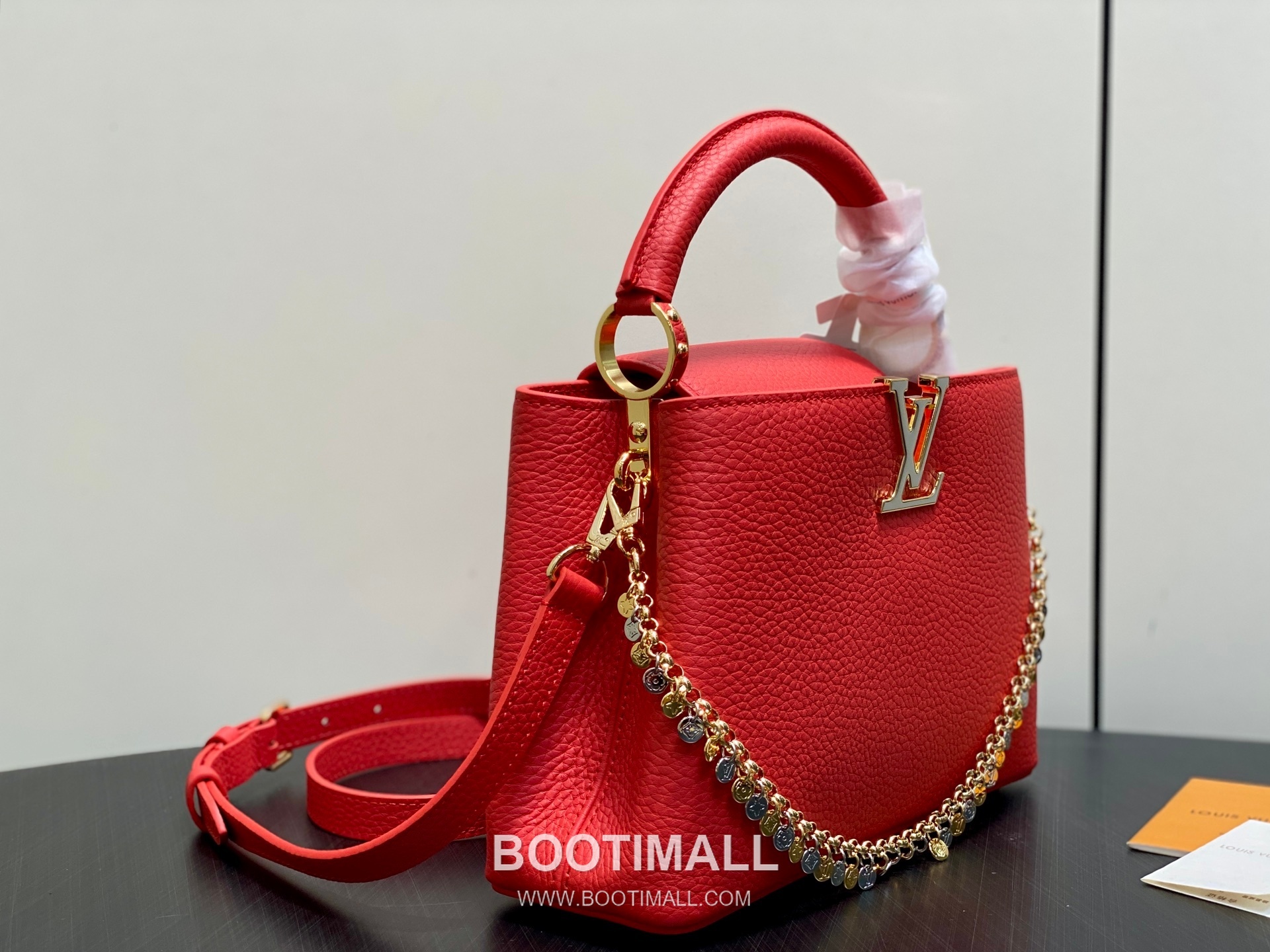 Louis Vuitton Capucines BB Taurillon Leather Chain Bag M28197 루이비통 카퓌신 BB 토리옹 레더 체인백 27cm 2