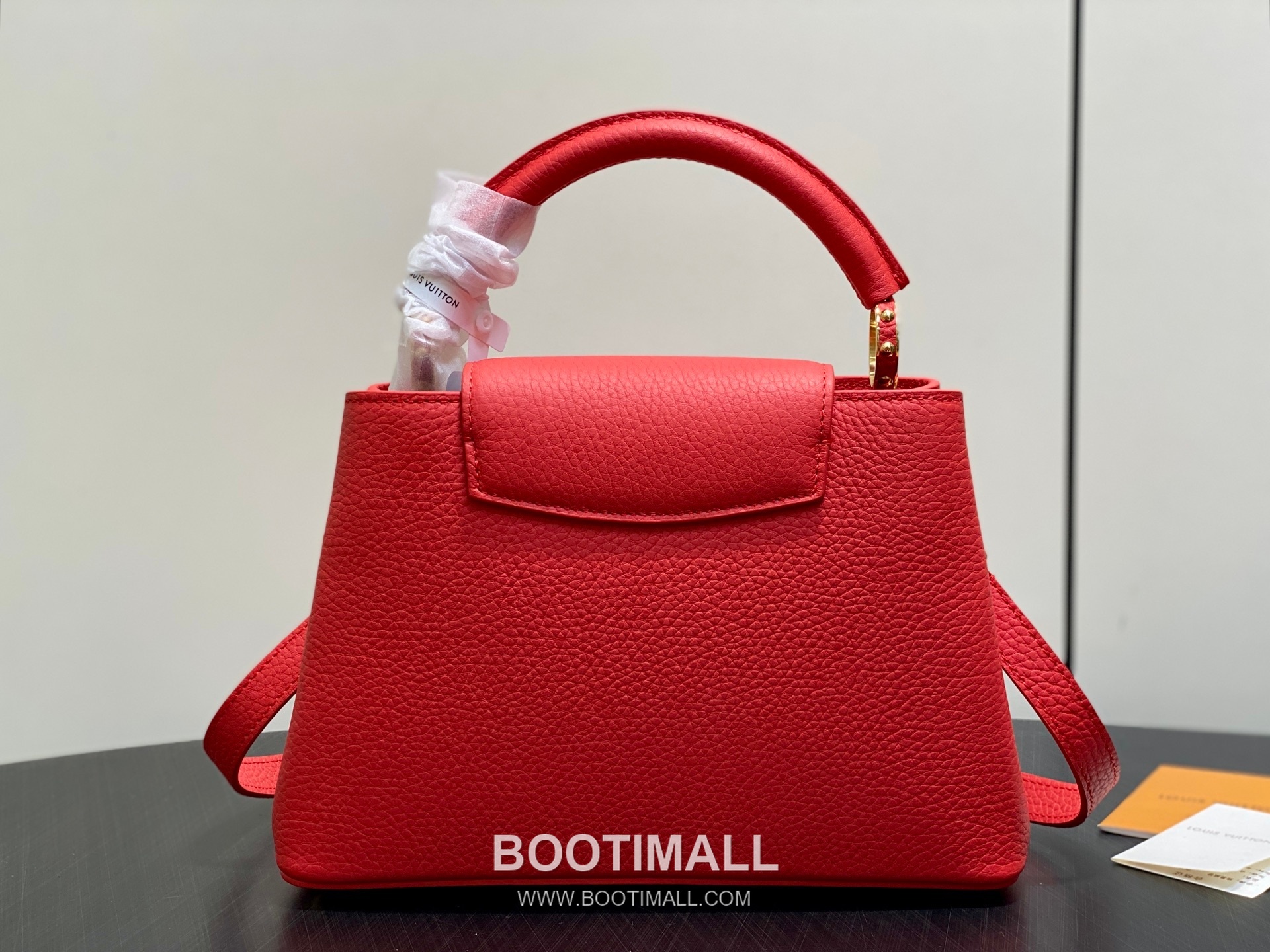 Louis Vuitton Capucines BB Taurillon Leather Chain Bag M28197 루이비통 카퓌신 BB 토리옹 레더 체인백 27cm 3