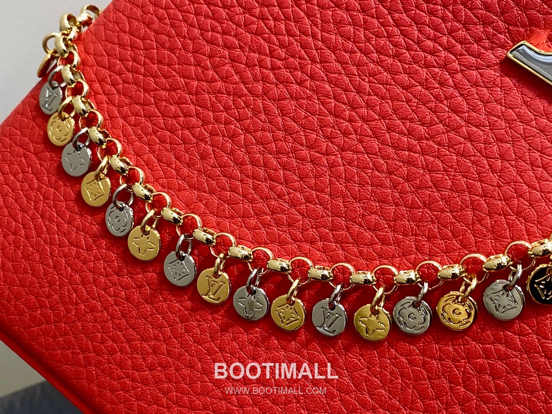 Louis Vuitton Capucines BB Taurillon Leather Chain Bag M28197 루이비통 카퓌신 BB 토리옹 레더 체인백 27cm 8