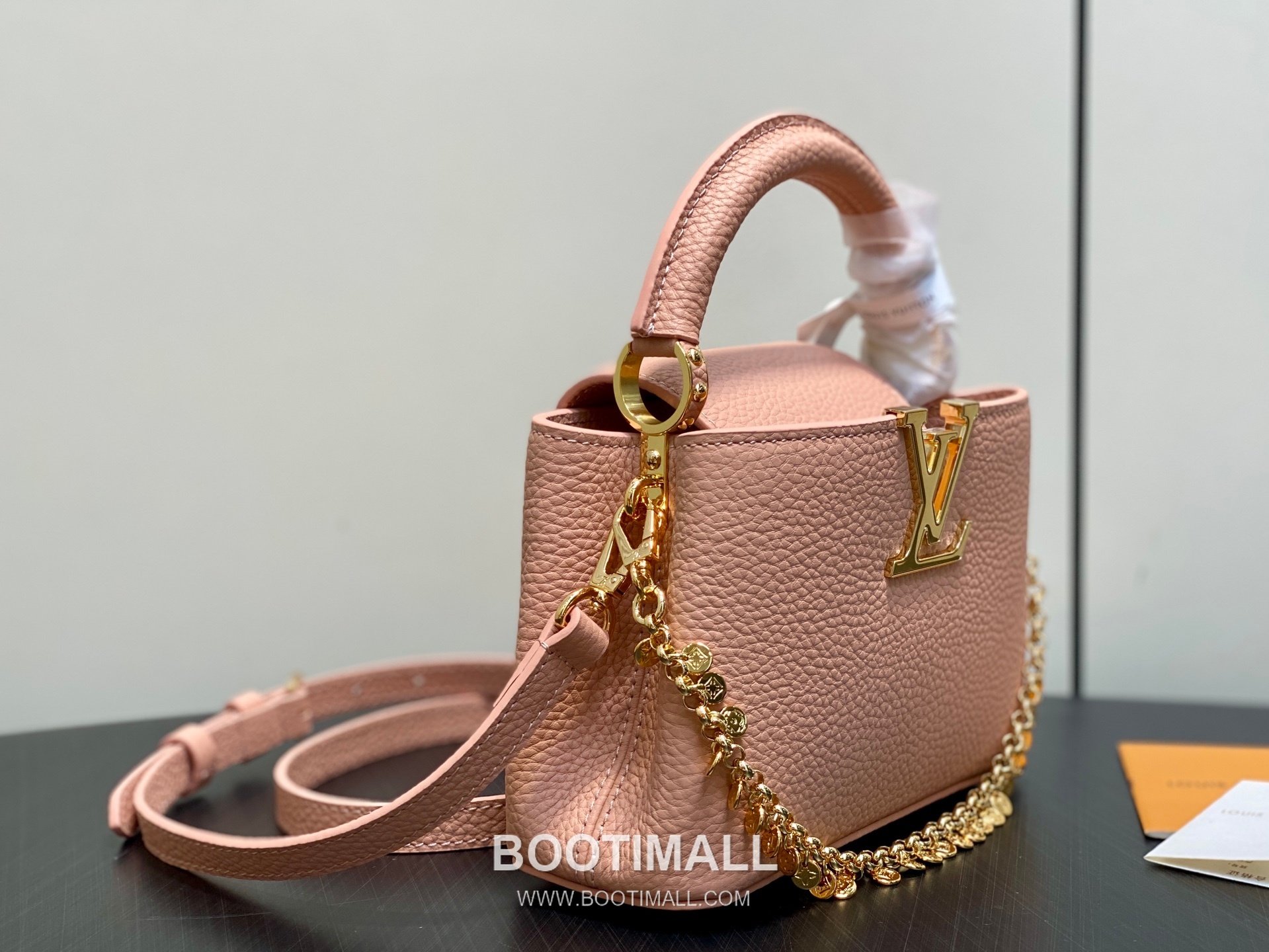 Louis Vuitton Capucines Mini Taurillon Leather Chain Bag M28197 루이비통 카퓌신 미니 토리옹 레더 체인백 21cm 2