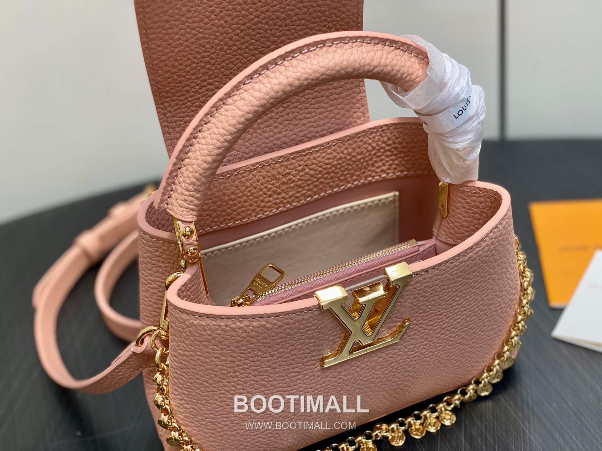 Louis Vuitton Capucines Mini Taurillon Leather Chain Bag M28197 루이비통 카퓌신 미니 토리옹 레더 체인백 21cm 9