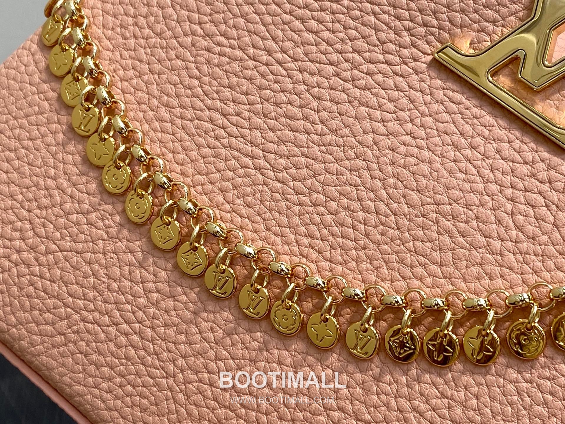 Louis Vuitton Capucines BB Taurillon Leather Chain Bag M28197 루이비통 카퓌신 BB 토리옹 레더 체인백 27cm 5