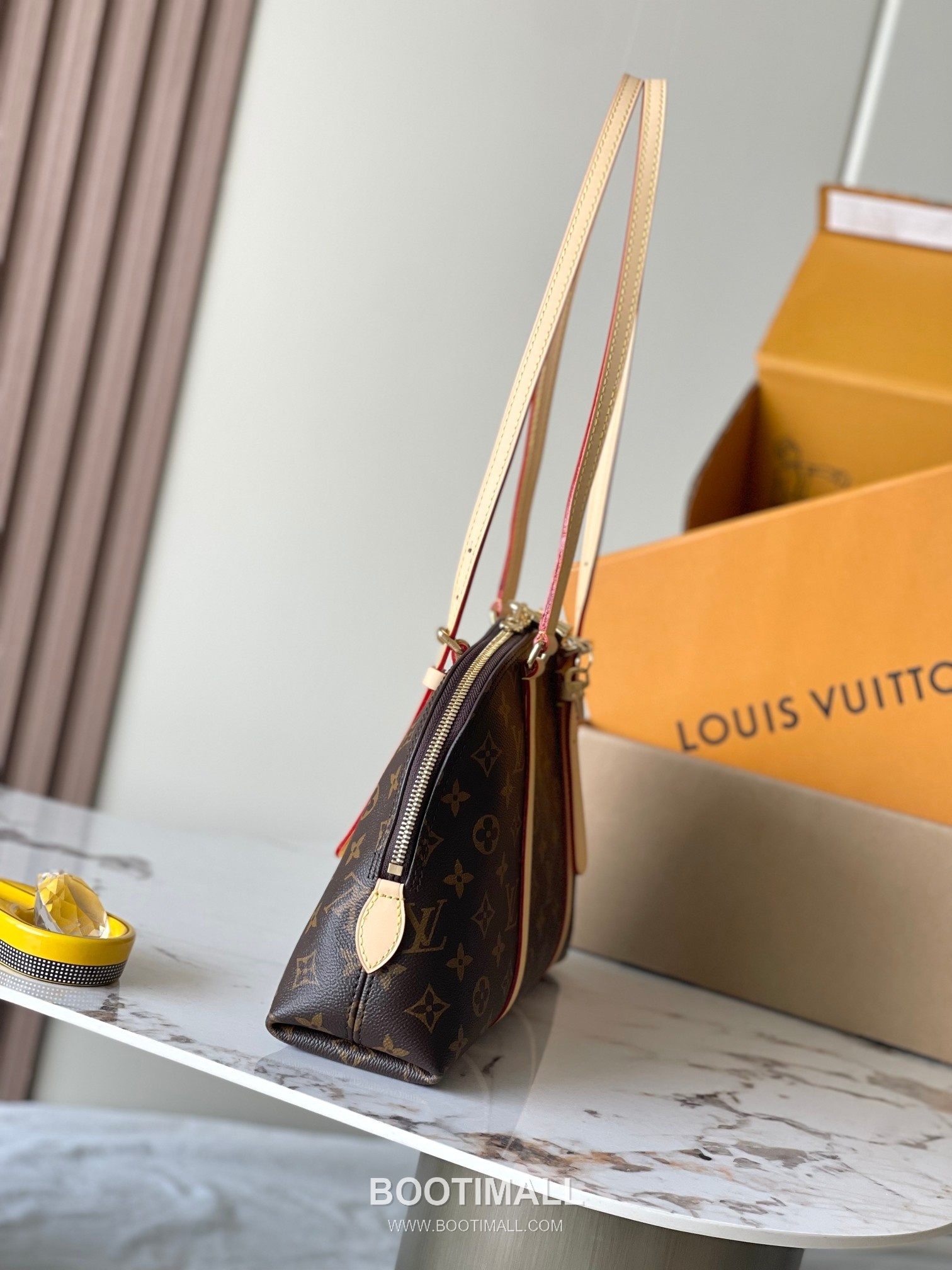 Louis Vuitton Squire Leather Shoulder Bag M28951 루이비통 스콰이어 레더 숄더백 30cm 8