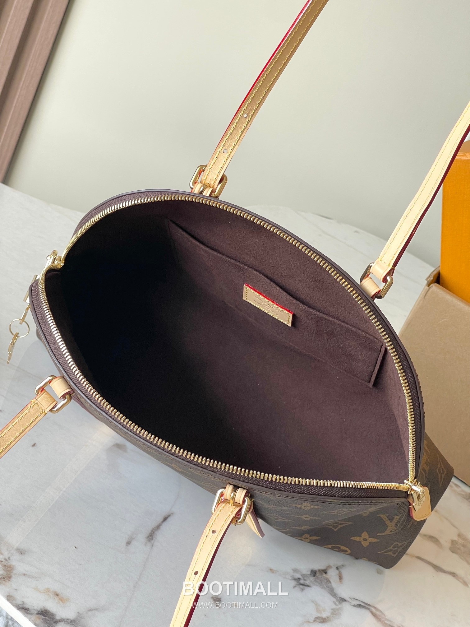 Louis Vuitton Squire Leather Shoulder Bag M28951 루이비통 스콰이어 레더 숄더백 30cm 14