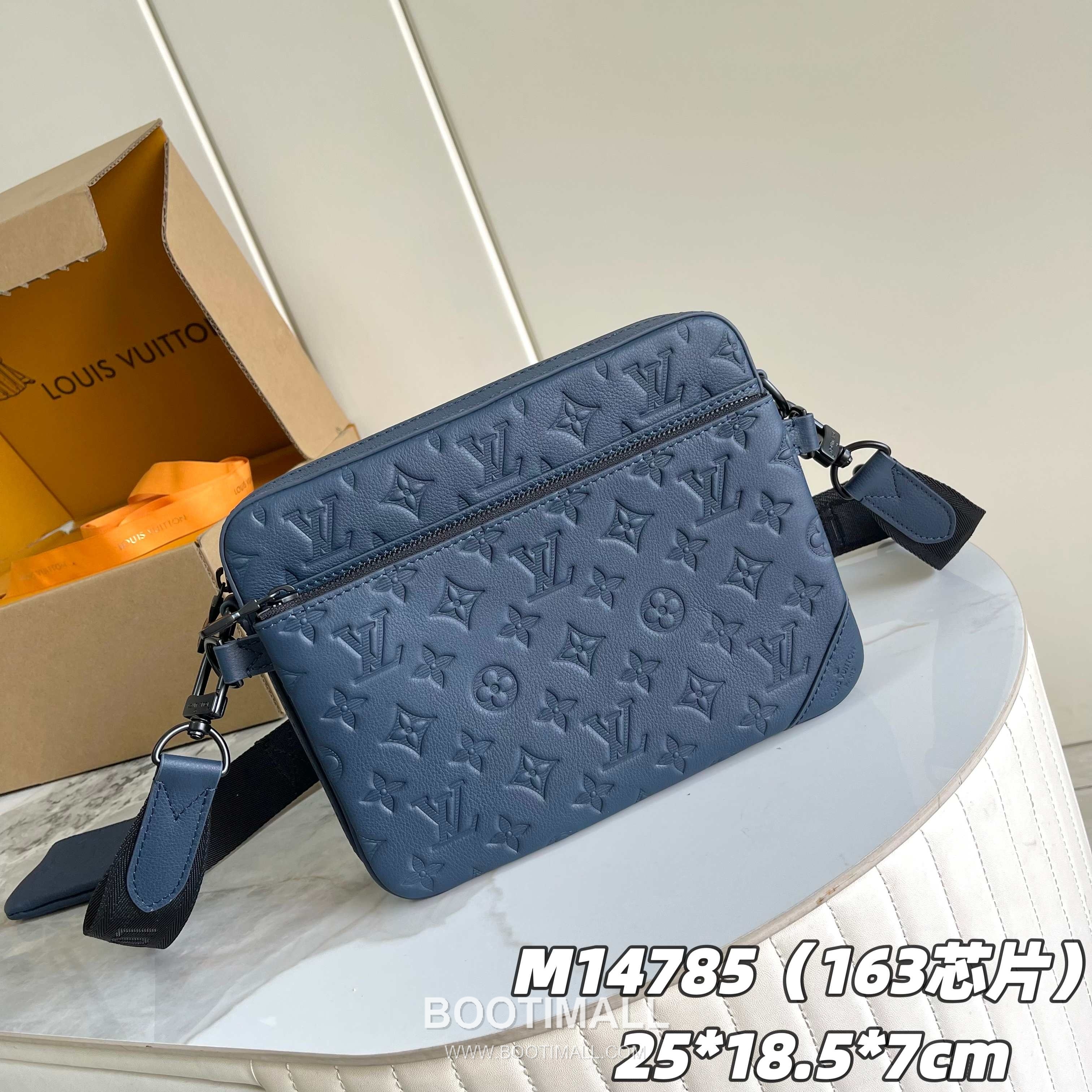 Louis Vuitton Trio Messenger Monogram Embossed Leather Bag M46604 루이비통 트리오 메신저 모노그램 엠보싱 레더 크로스백 25cm 1