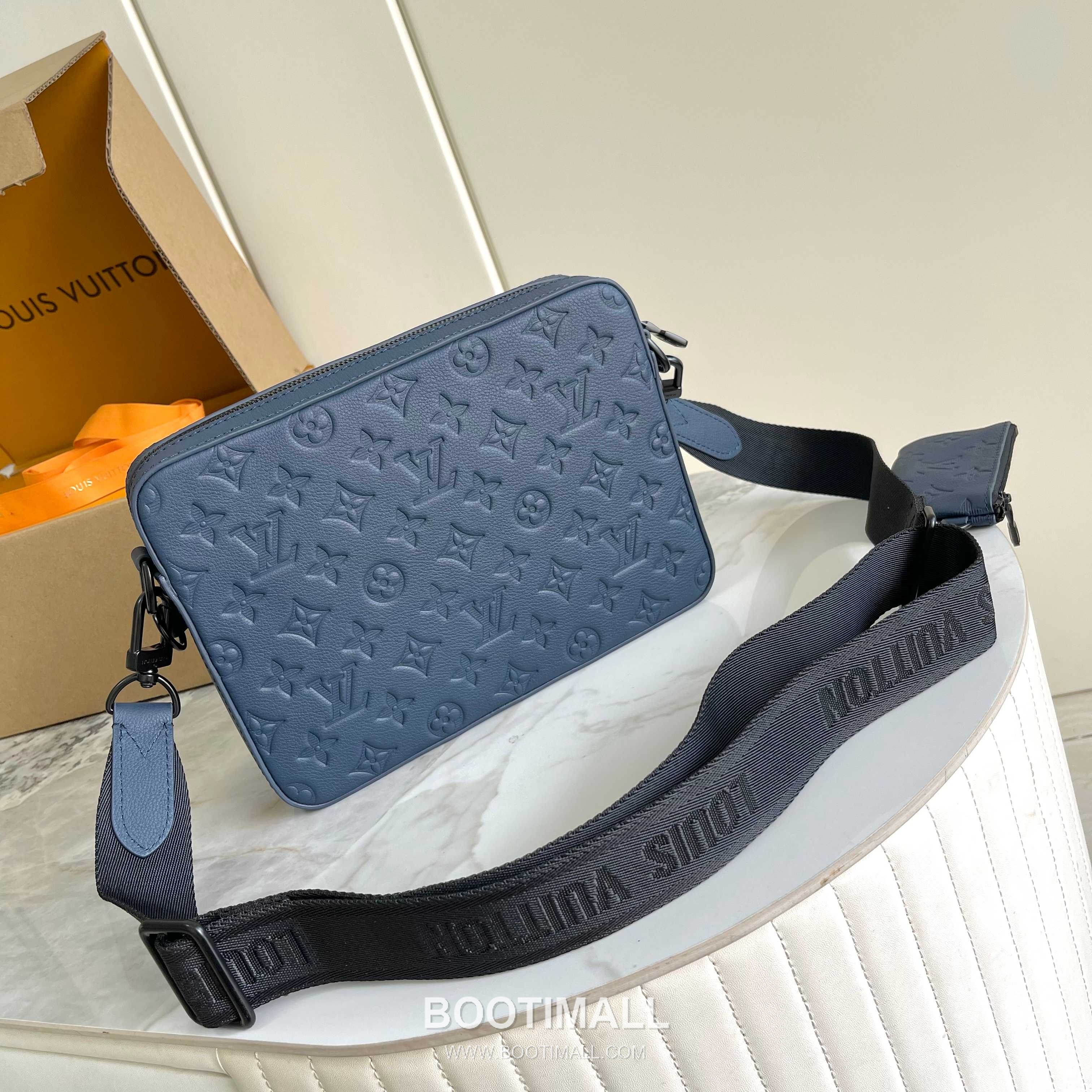 Louis Vuitton Trio Messenger Monogram Embossed Leather Bag M46604 루이비통 트리오 메신저 모노그램 엠보싱 레더 크로스백 25cm 3