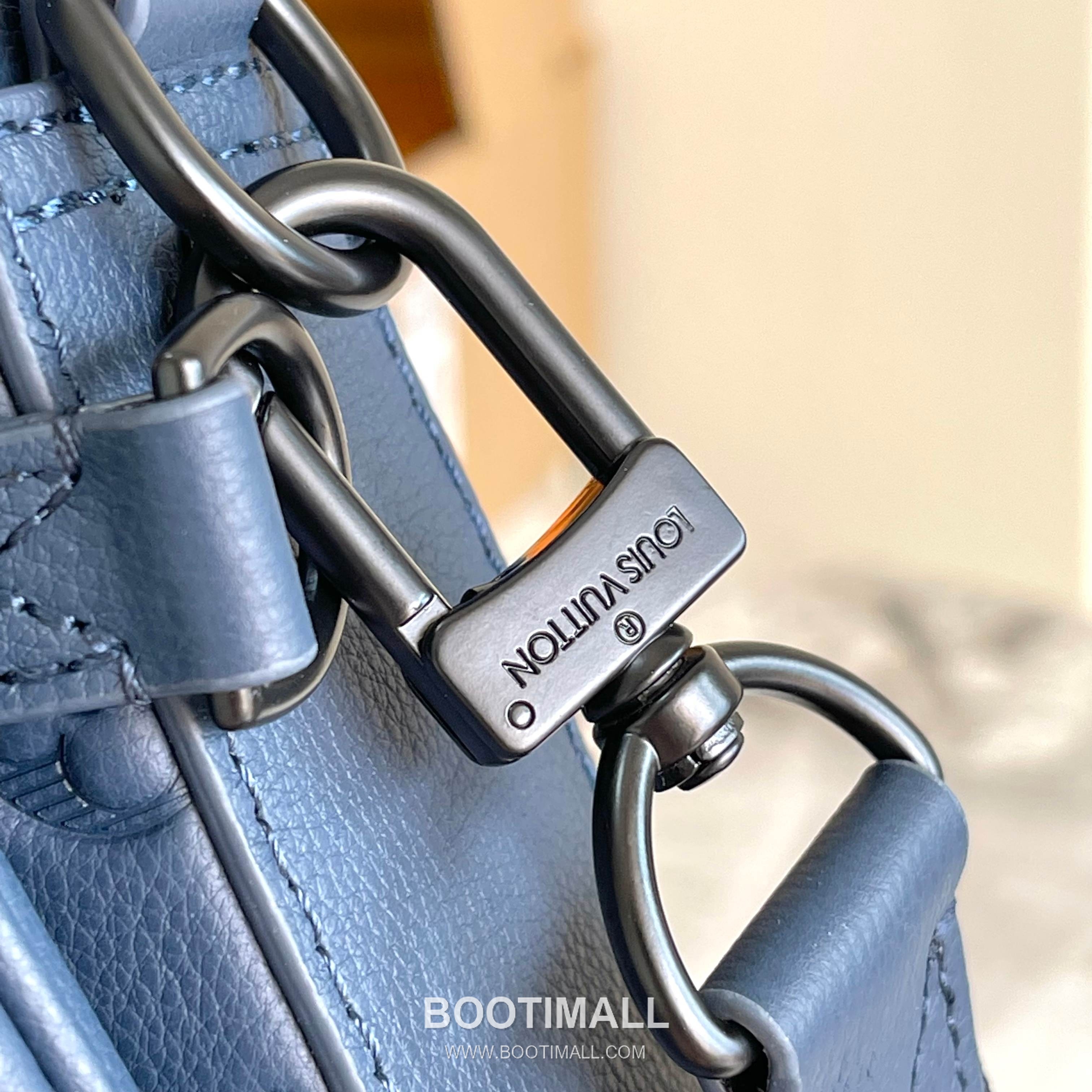 Louis Vuitton Trio Messenger Monogram Embossed Leather Bag M46604 루이비통 트리오 메신저 모노그램 엠보싱 레더 크로스백 25cm 7