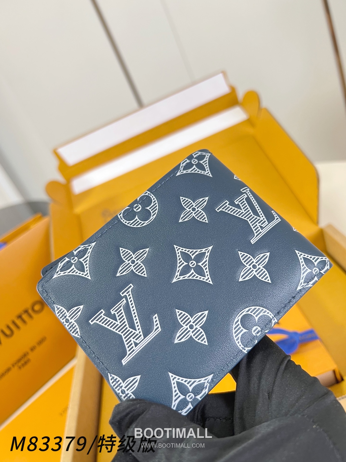 Louis Vuitton Multiple Monogram Shadow Embossed Cowhide Black Bifold Wallet 루이비통 멀티플 모노그램 섀도우 M83379 엠보스드 소가죽 블랙 반지갑 11.5cm 3